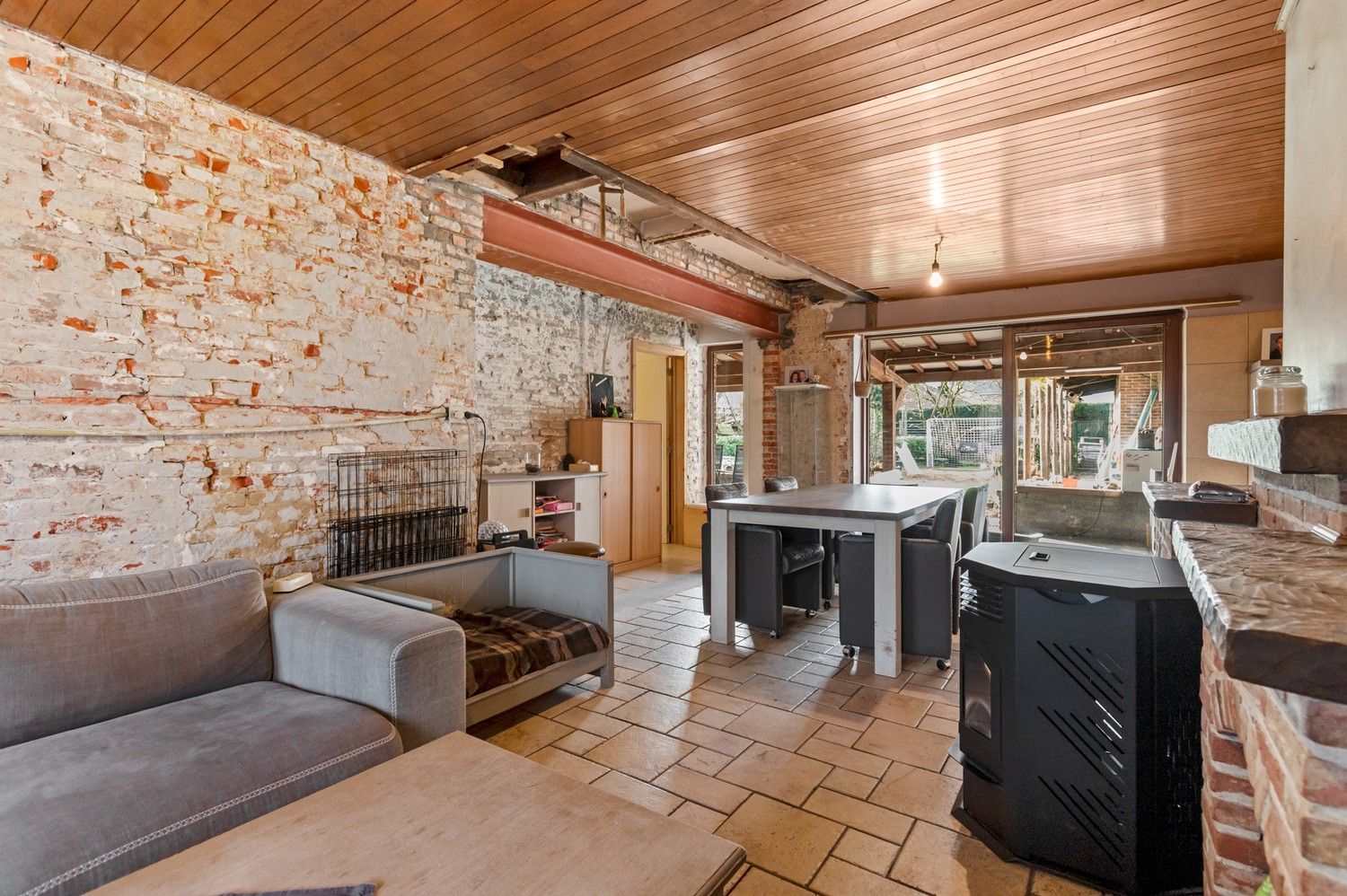 Verder af te werken woning met 4 slaapkamers te Malle! foto 2