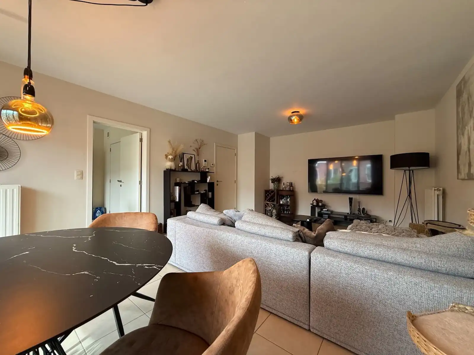 Appartement met terras, tuin en autostaanplaats foto 4