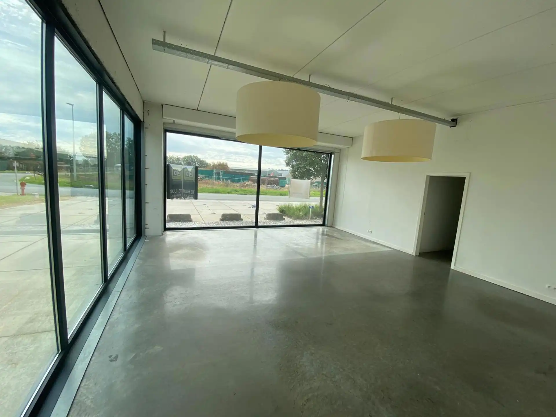 Kantoor/Showroomruimtes te huur Kruibeke foto 9