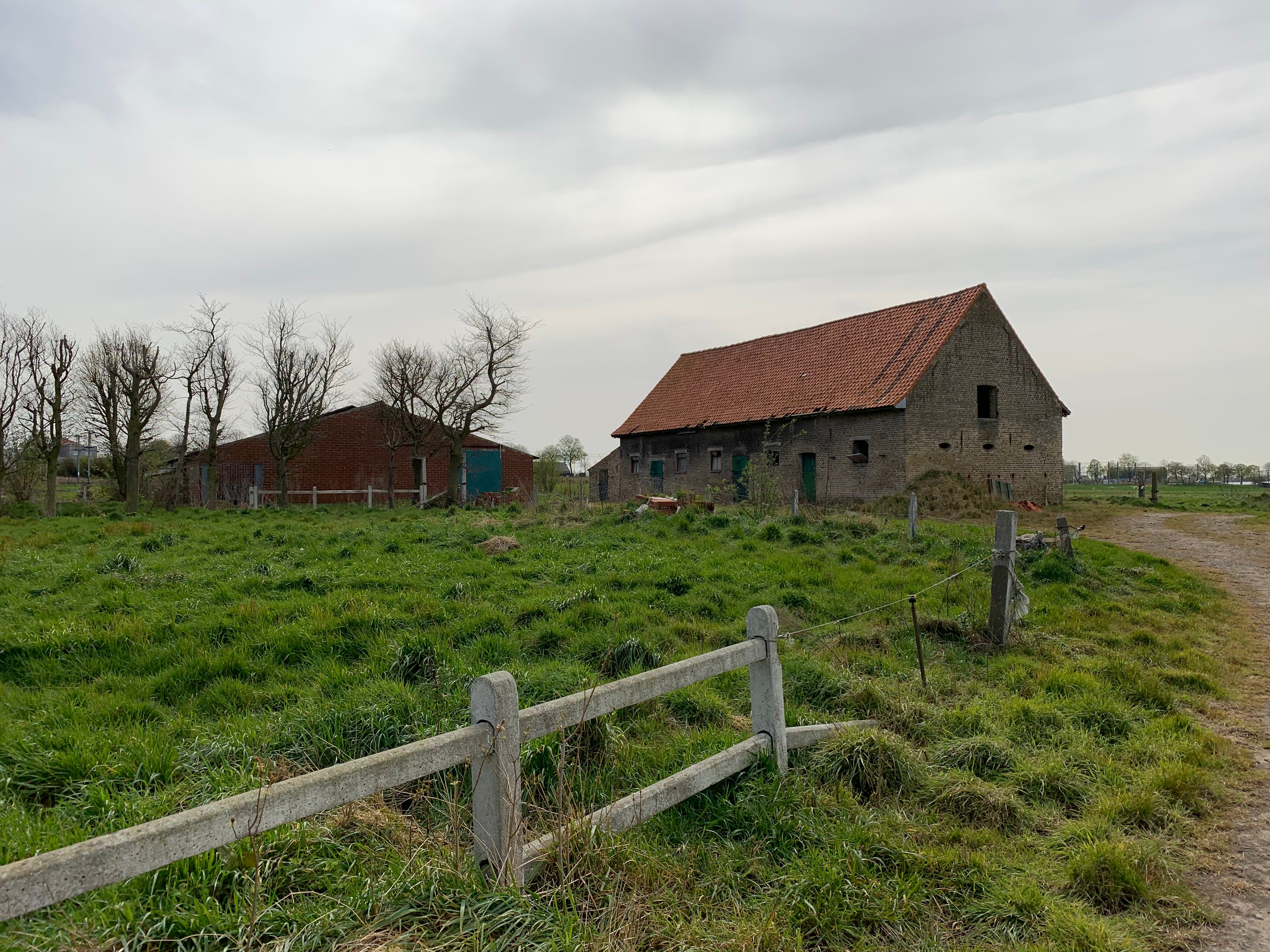 Idylissch gelegen hoeve met diverse bijgebouwen op 3ha foto 19