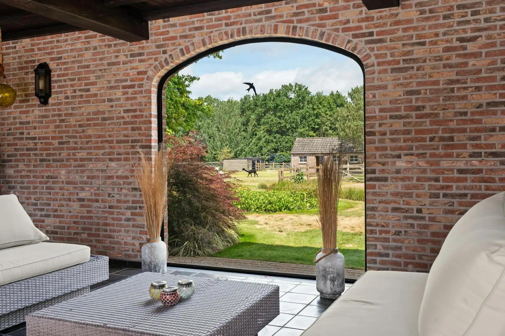 Villa met praktijkruimte en weilanden te koop in Geel foto 11