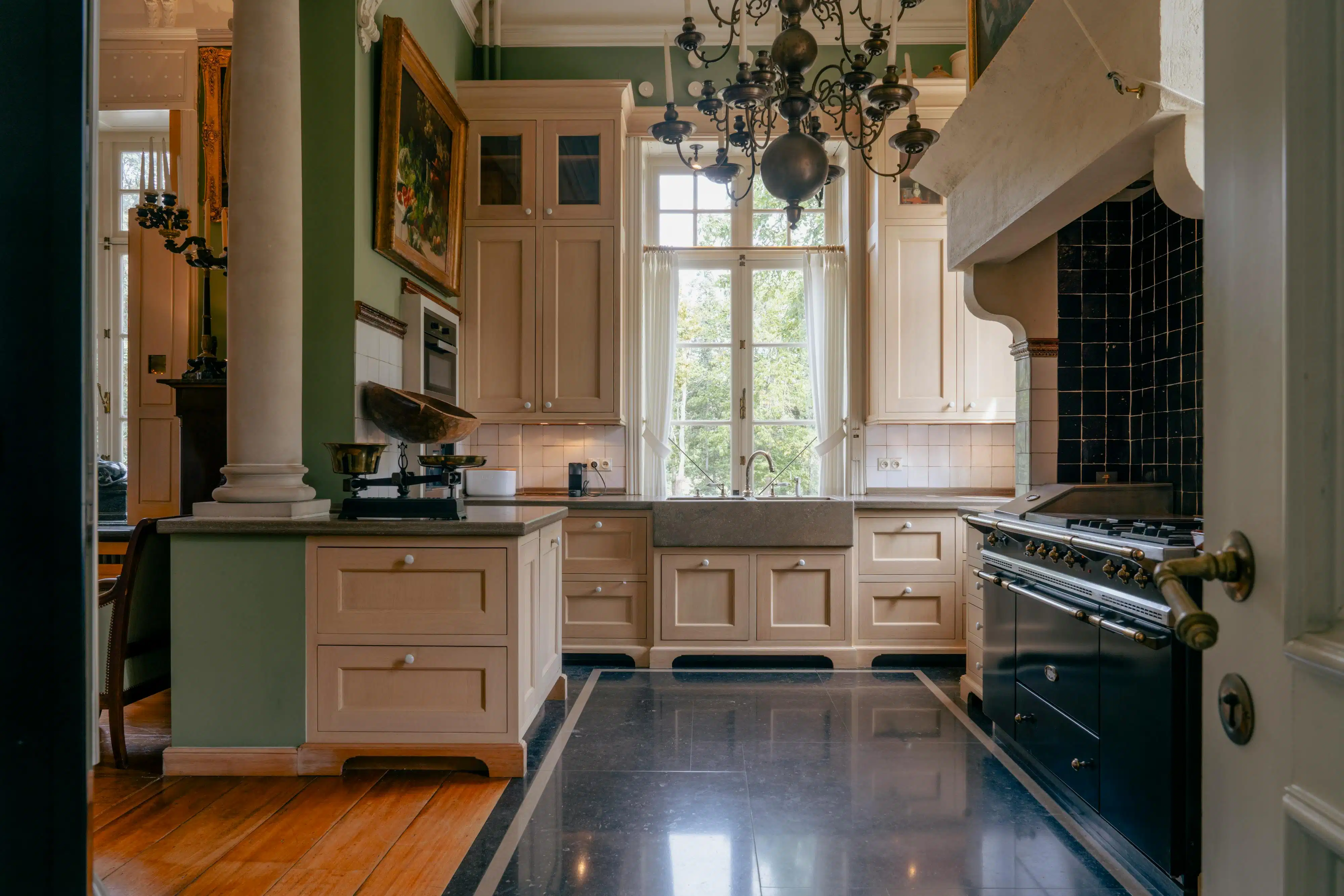 Uniek historisch kasteel op 9 hectare te koop in Geluveld foto 15