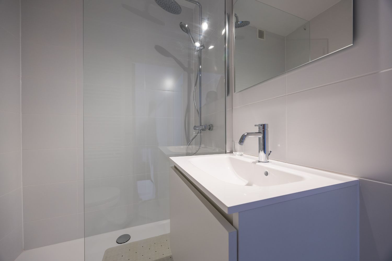 Instapklaar appartement met frontaal zeezicht te koop in Middelkerke foto 9