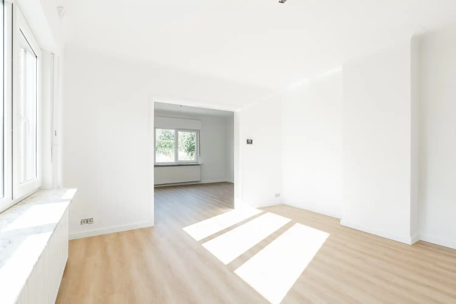 Volledig gerenoveerde ruime gezinswoning in het hart van Eksel foto 7