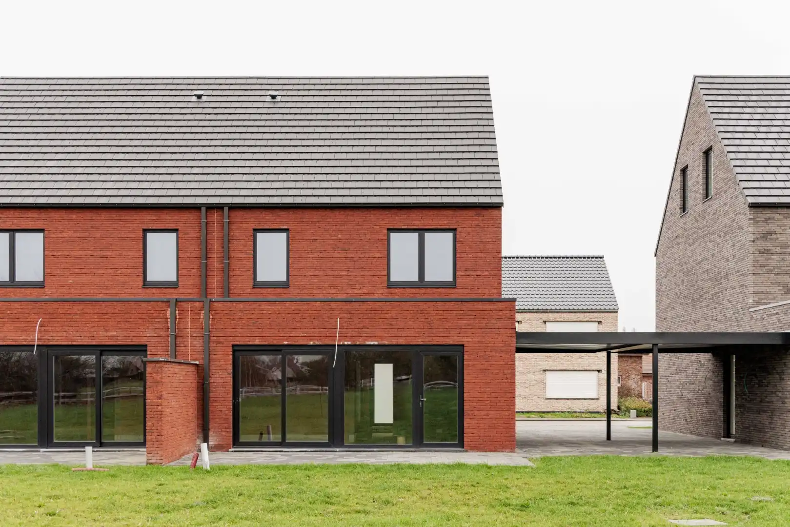 Energiezuinige halfopen bebouwing met prachtig zicht foto 7