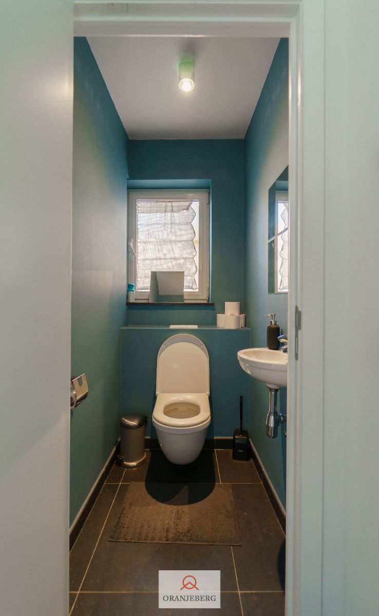 Centraal gelegen 2 slaapkamer-appartement met zicht op de Coupure! foto 27