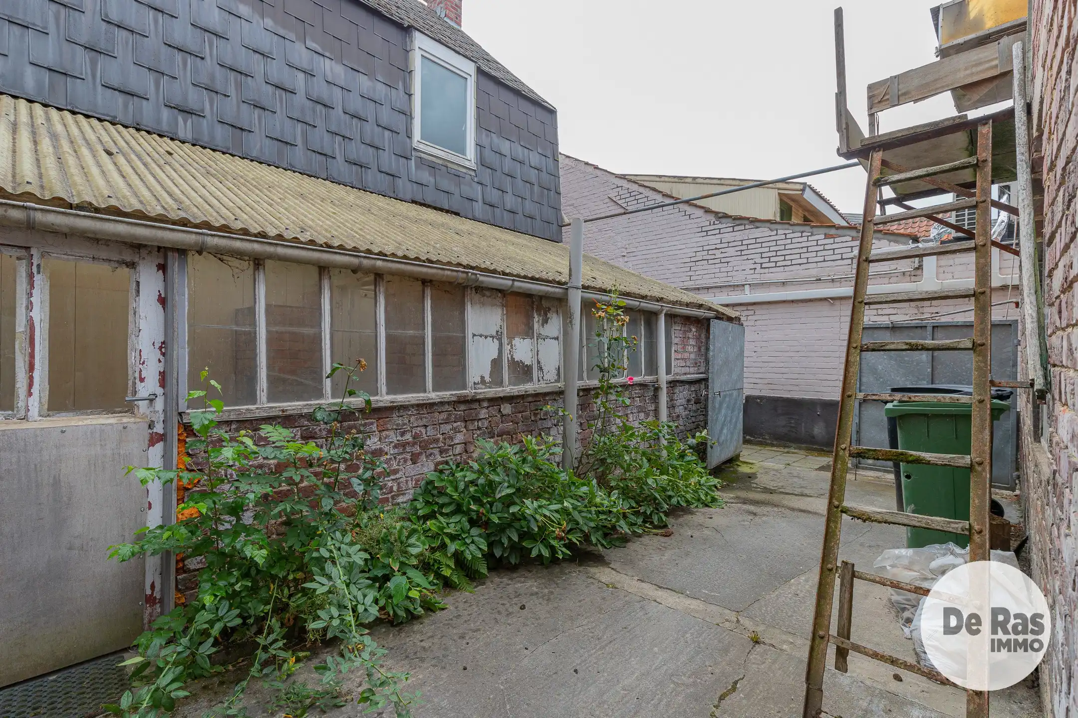 OOSTERZELE - Te renoveren woning met tal van mogelijkheden foto 29