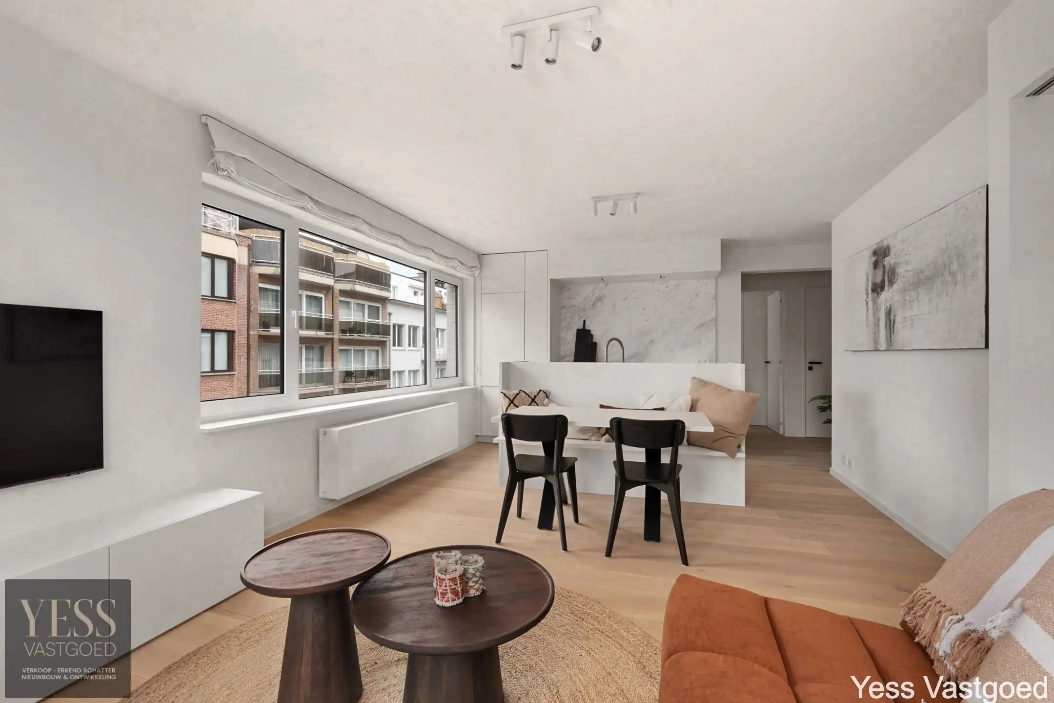 Prachtig gerenoveerd app met 2 slaapkamer centraal gelegen. foto 5