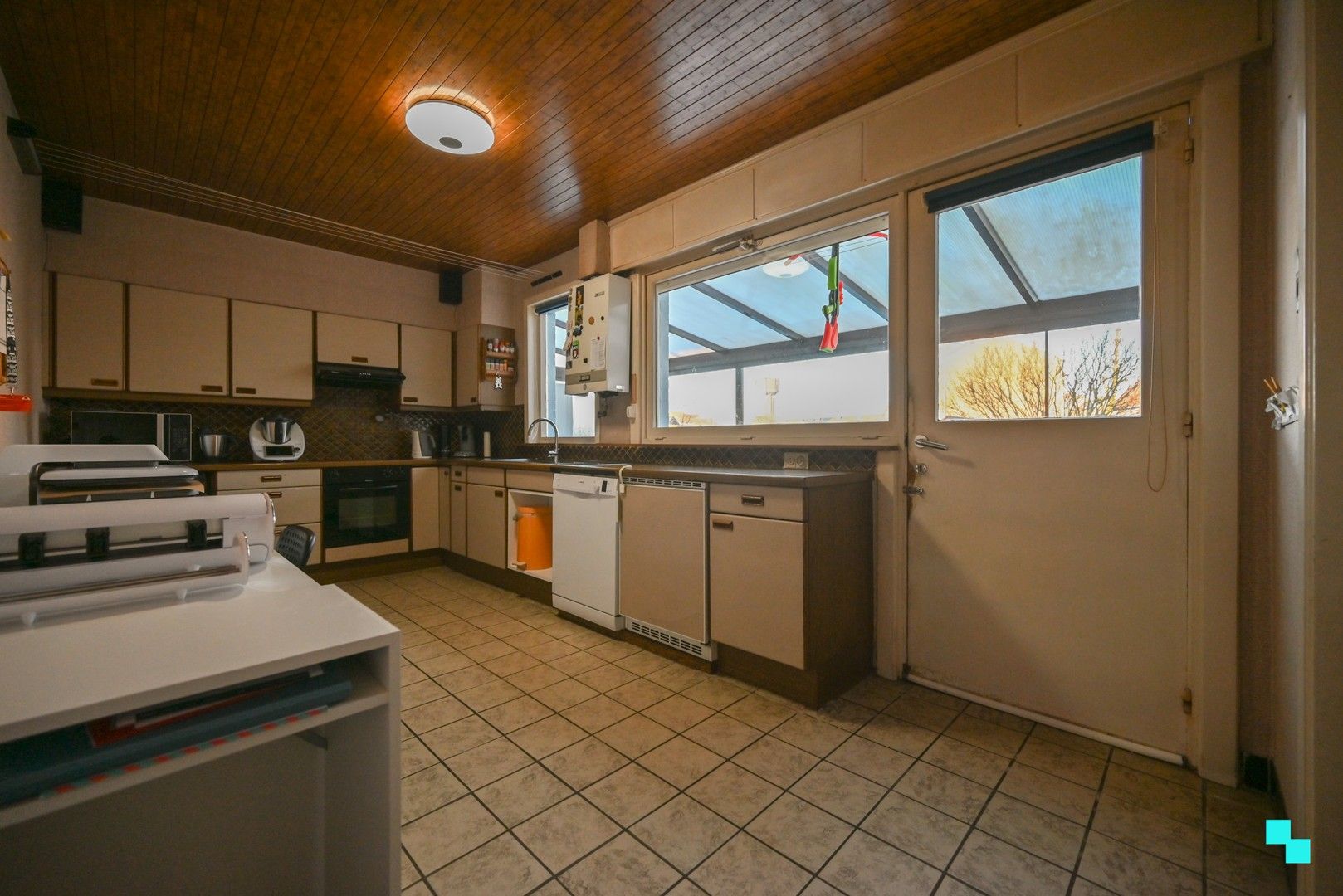 Eéngezinswoning met drie slaapkamers en garage te Izegem foto 9