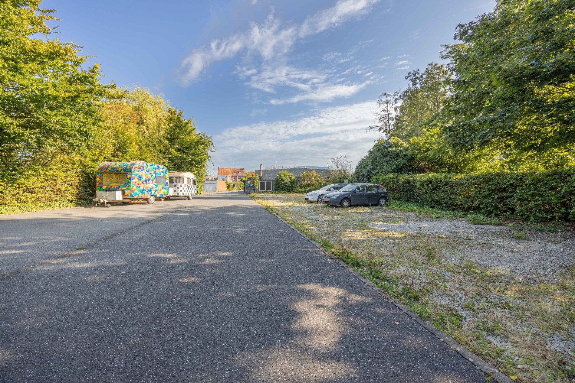 COMMERCIËEL BEDRIJFSGEBOUW MET PARKING  foto 8