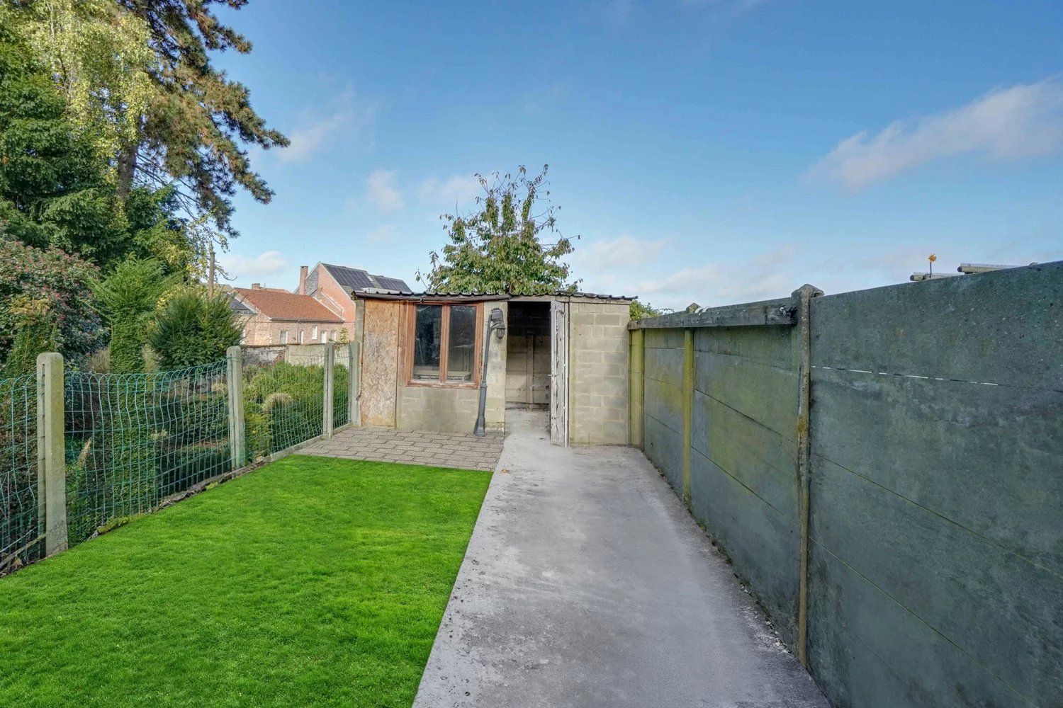 Gerenoveerde woning met vier slaapkamers en inpandige garage foto 19