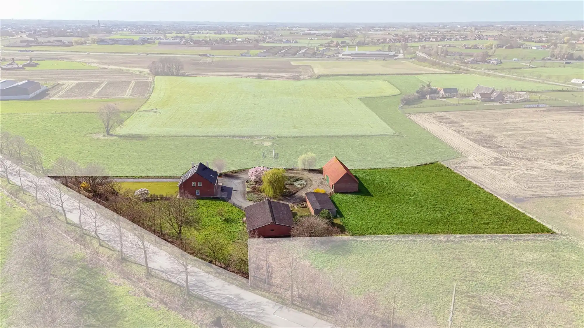 Hoeve op 6660 m² foto 4