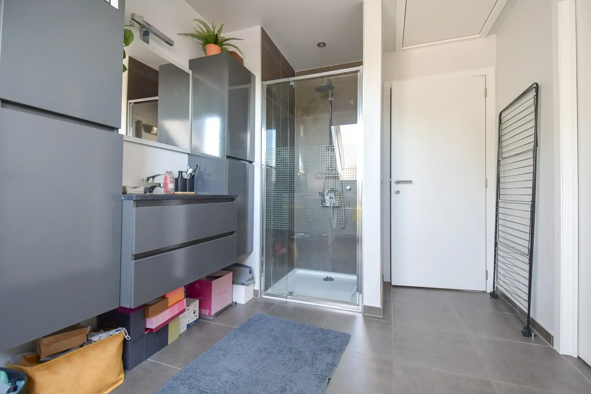 BEZOEKMOMENT WOENSDAG 05/08 VAN 17U30 TOT 18U30 | GOED GELEGEN & KWALITATIEF APPARTEMENT MET TERRAS EN FIETSENBERGING foto 8