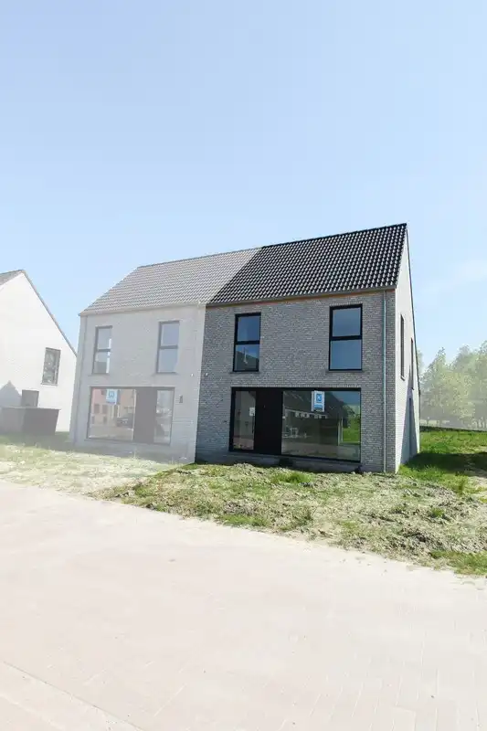 Hectaar bouwt hedendaagse halfopen bebouwingen te Meulebeke foto 2