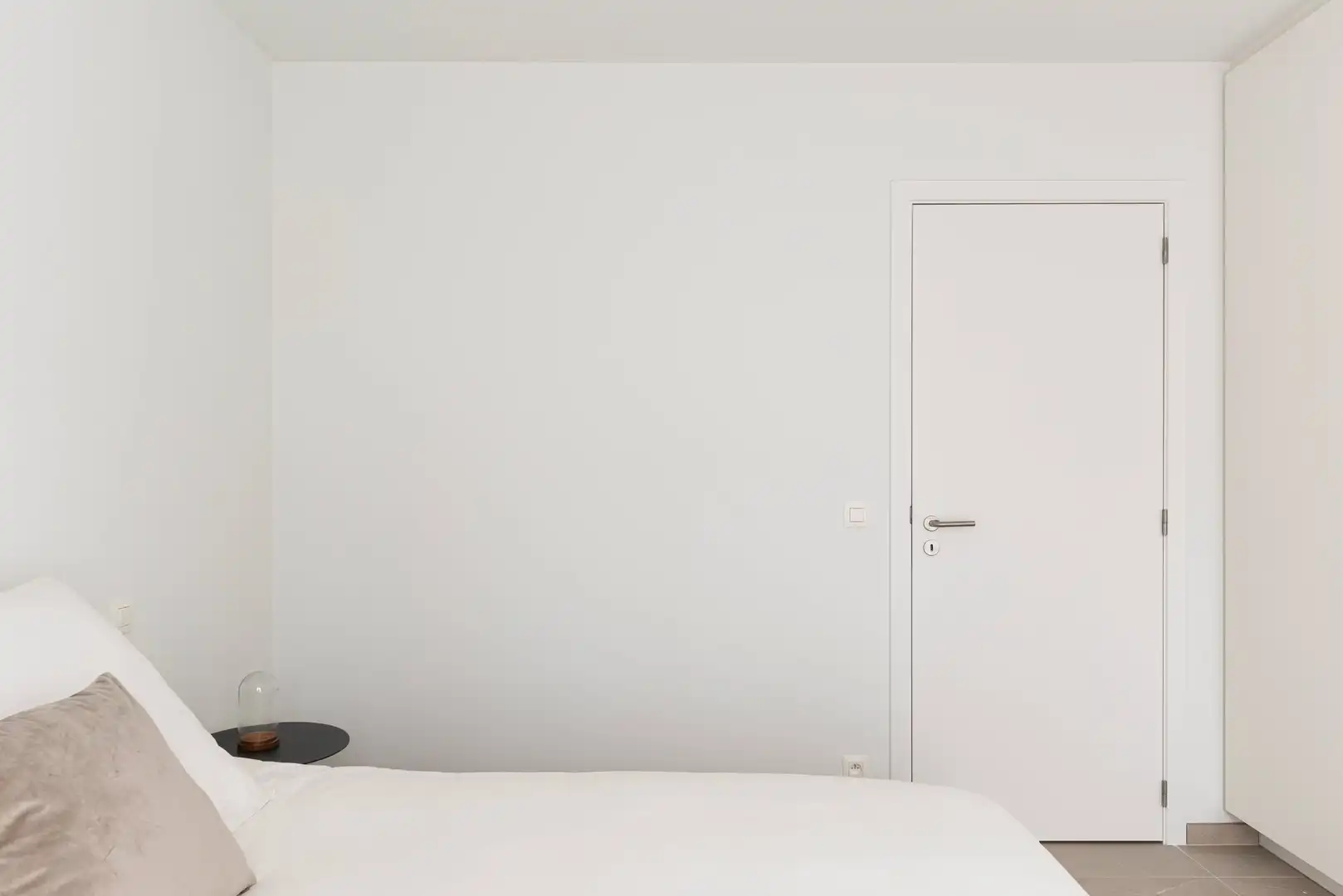 Lichtrijk recent instapklaar appartement met 2 slaapkamers, zonneterras, parking en ruime kelderberging foto 11