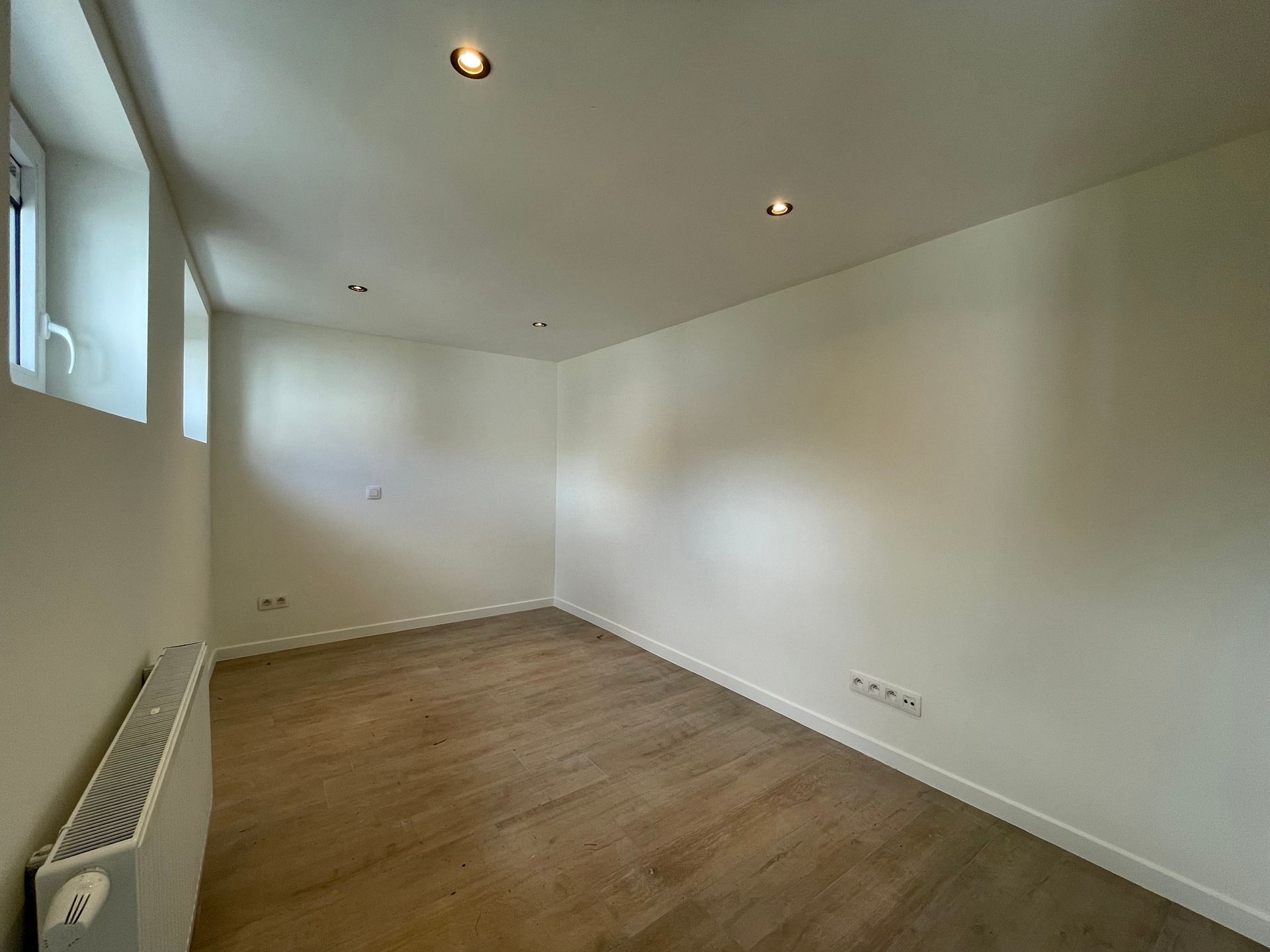 Vernieuwd 2-slpk appartement met tuin in centrum Herzele foto 10