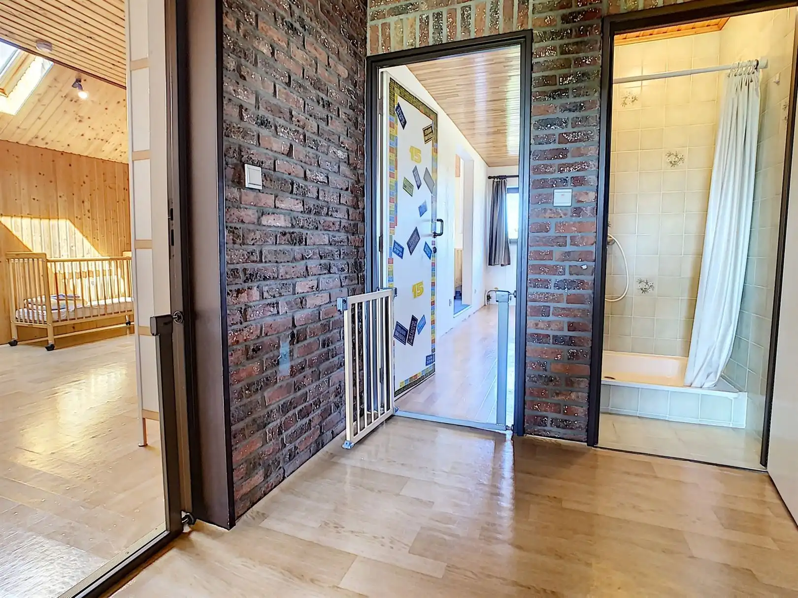 Ruime landelijke woning met 5 slpks, 19a 76ca foto 25