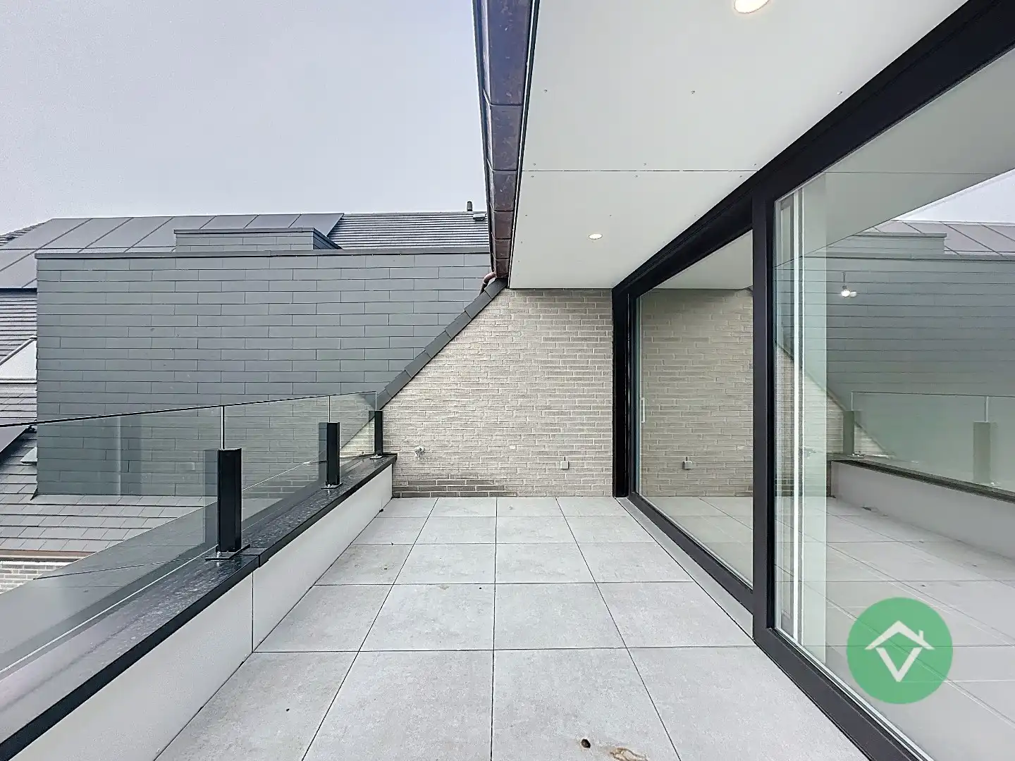 Nieuwbouwappartement met 2 slaapkamers en 2 terrassen in centrum Koekelare  foto 12