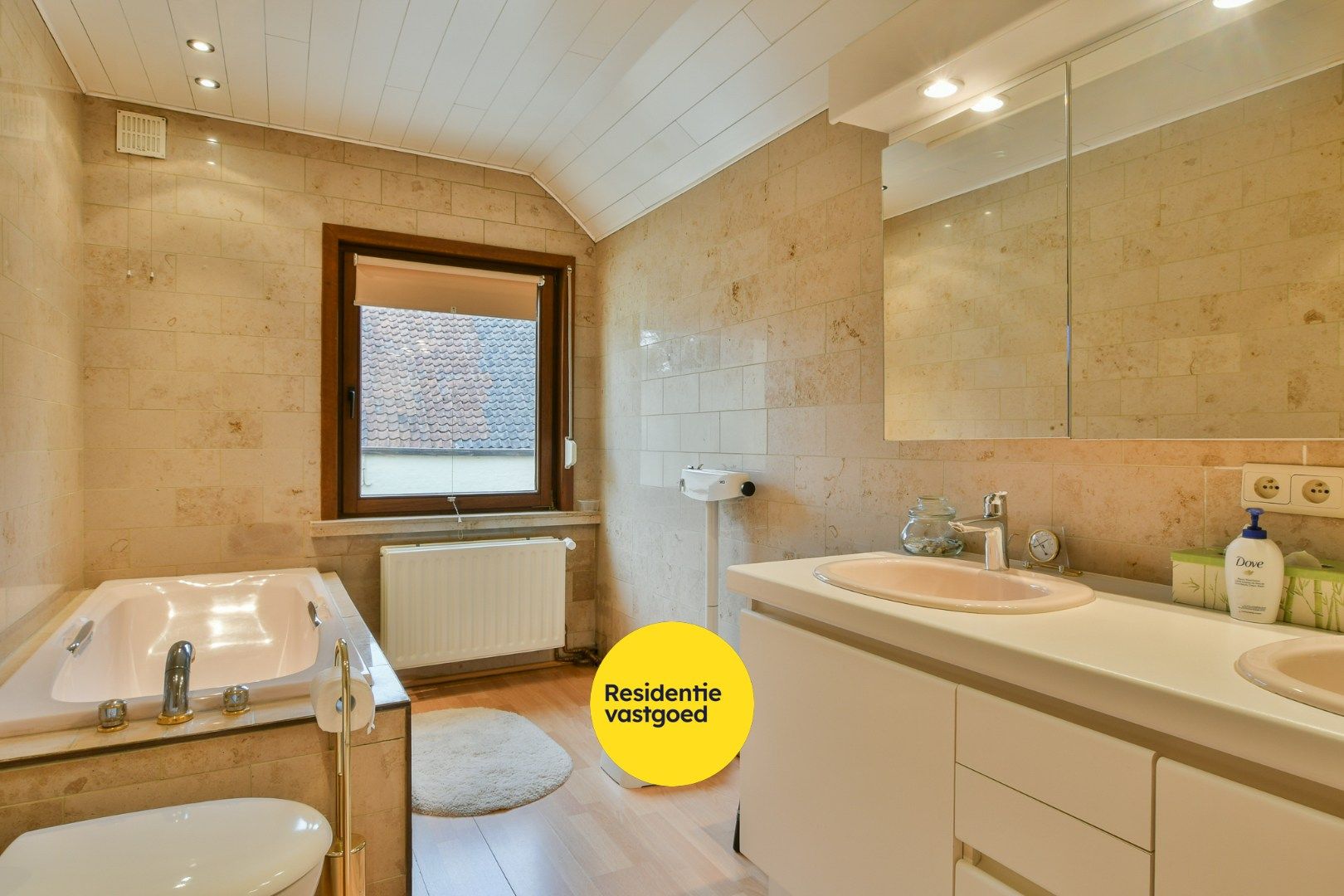 Verrassend ruime stadswoning (bew. opp. 216 m²) op toplocatie in de Brugse binnenstad foto 16