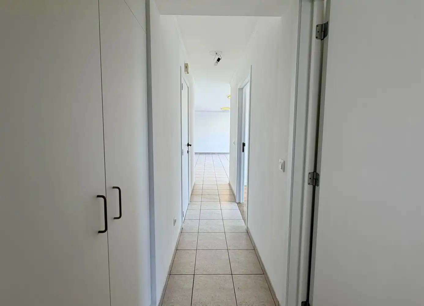 Gelijkvloers appartement met 2 slaapkamers en parking te huur in het centrum van Lanaken foto 9