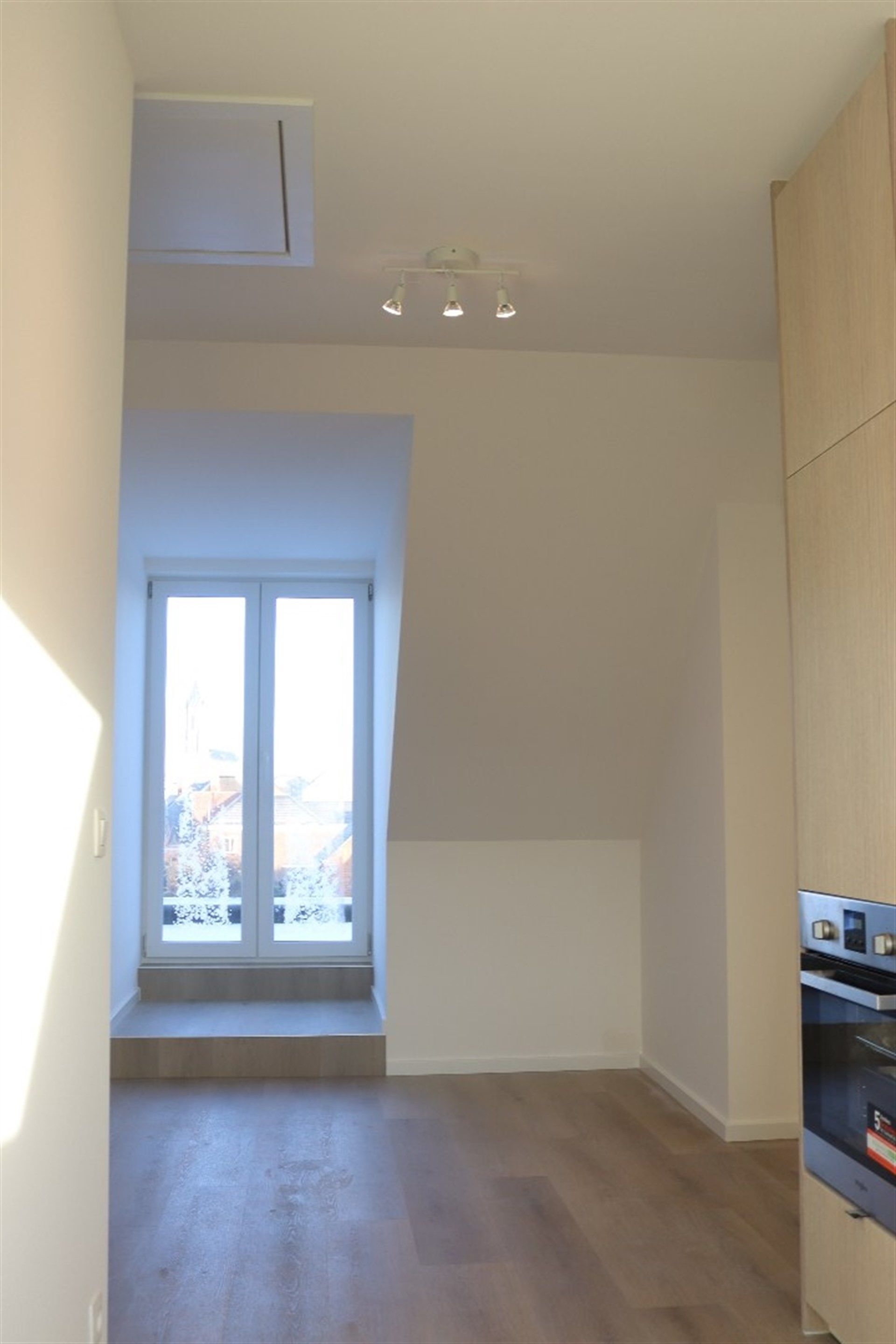 Gunstig gelegen energiezuinig dakappartement met 1 slaapkamer. foto 7