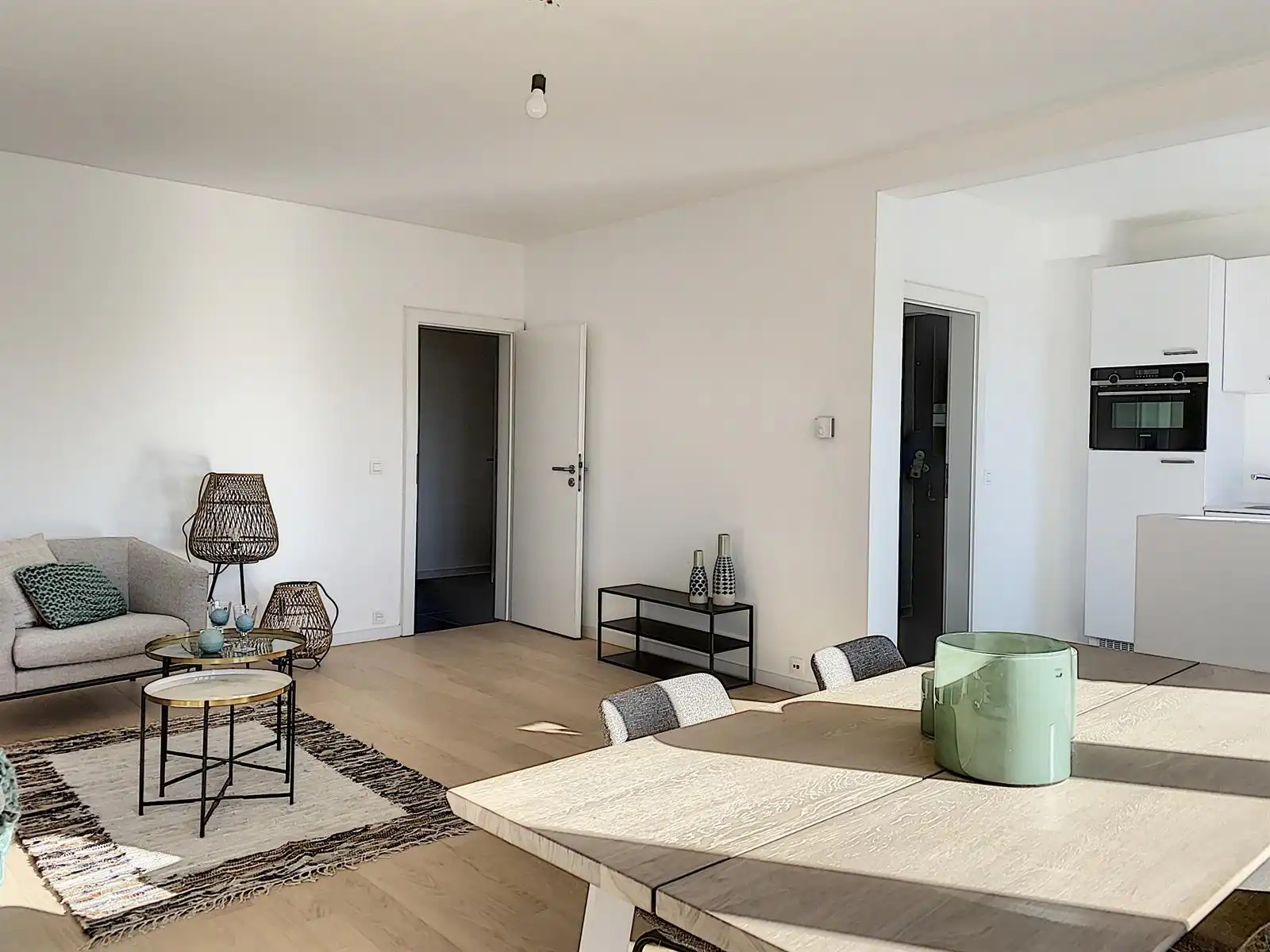 Prachtig vernieuwd appartement in rustige straat met ideale verbinding A12-E19 foto 4