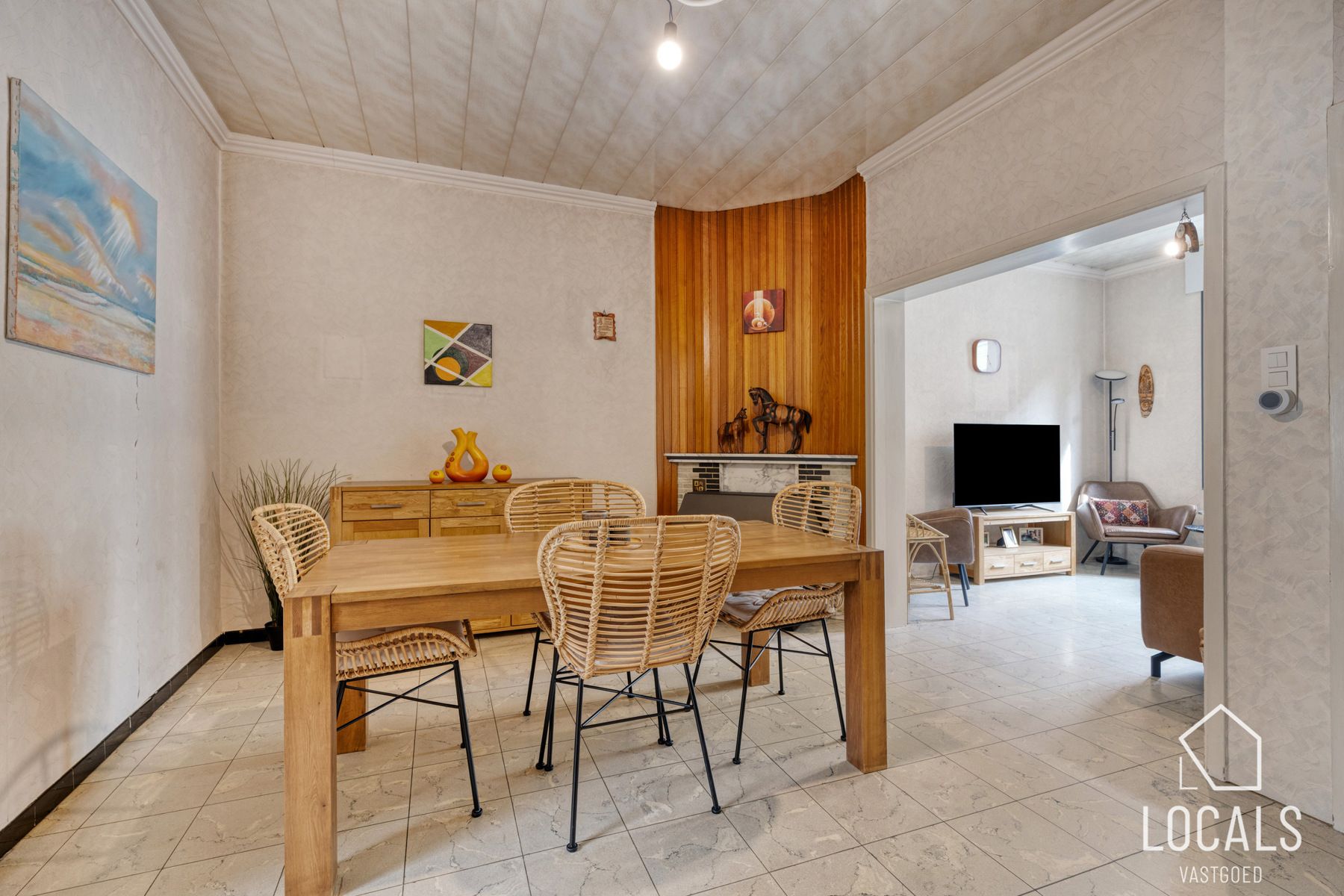 Deels gerenoveerde woning met stadstuin in hartje Ninove foto 2