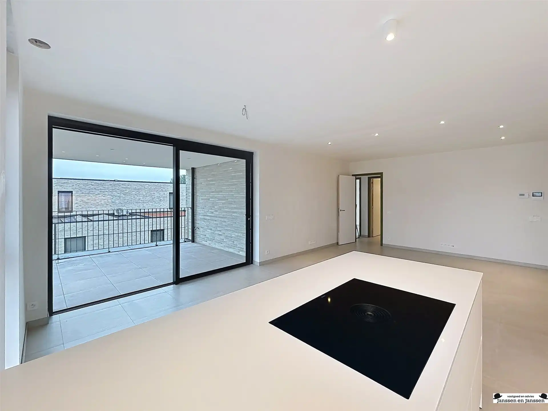 Modern twee slaapkamer appartement in centrum Gooreind foto 3
