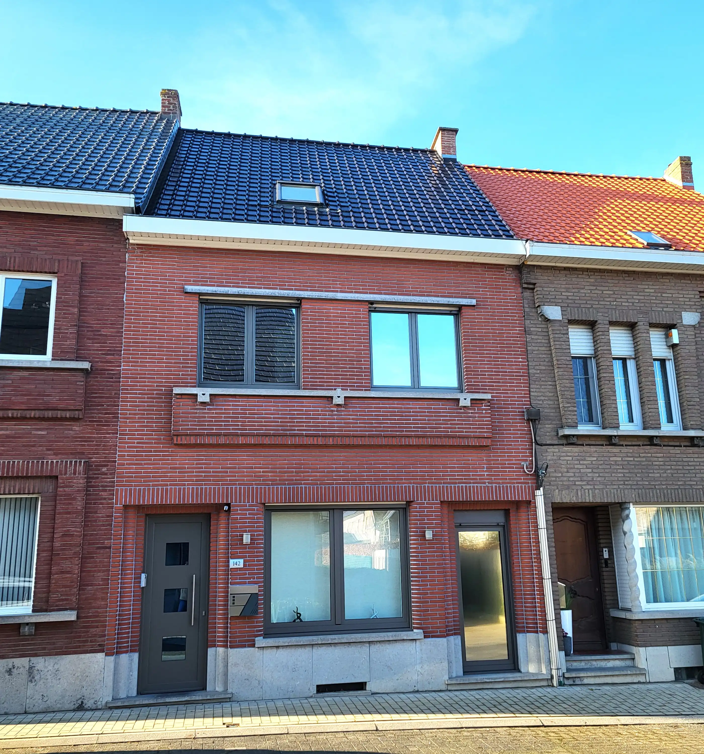 Deze charmante en verrassend ruime woning combineert karakter met hedendaags comfort en is gelegen op een perceel van 341 m² met een zuidwestgericht terras. foto 28