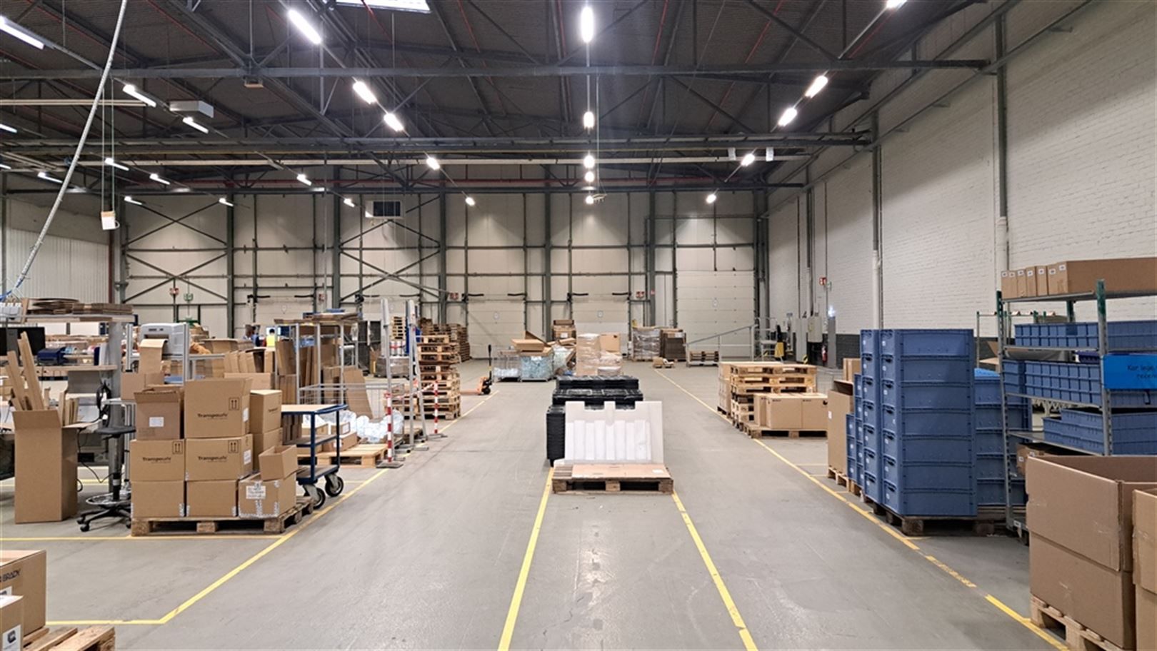 Logistieke unit + kantoren te Zele foto 20