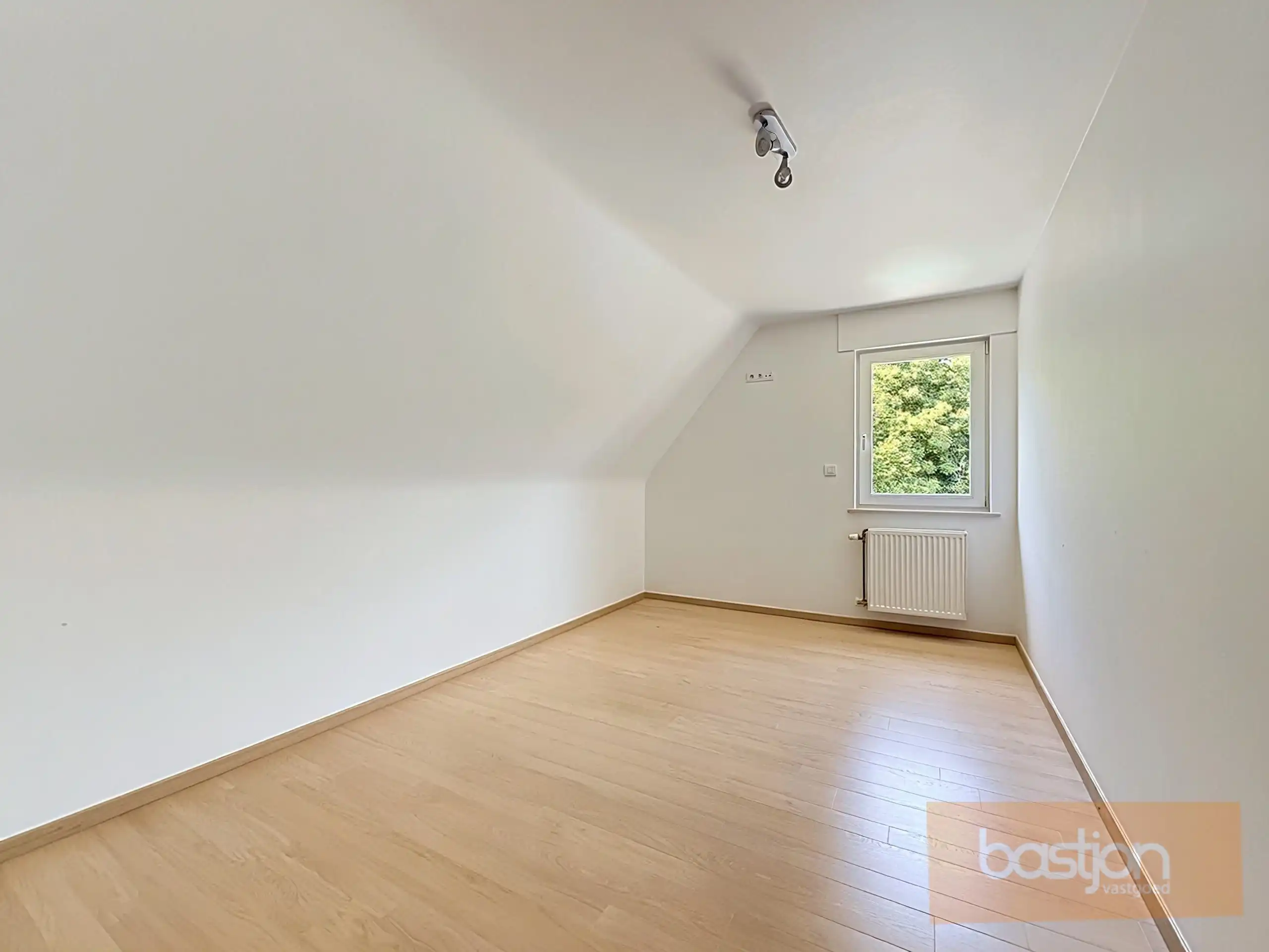 Volledig instapklare halfopen woning te koop in Harelbeke foto 23