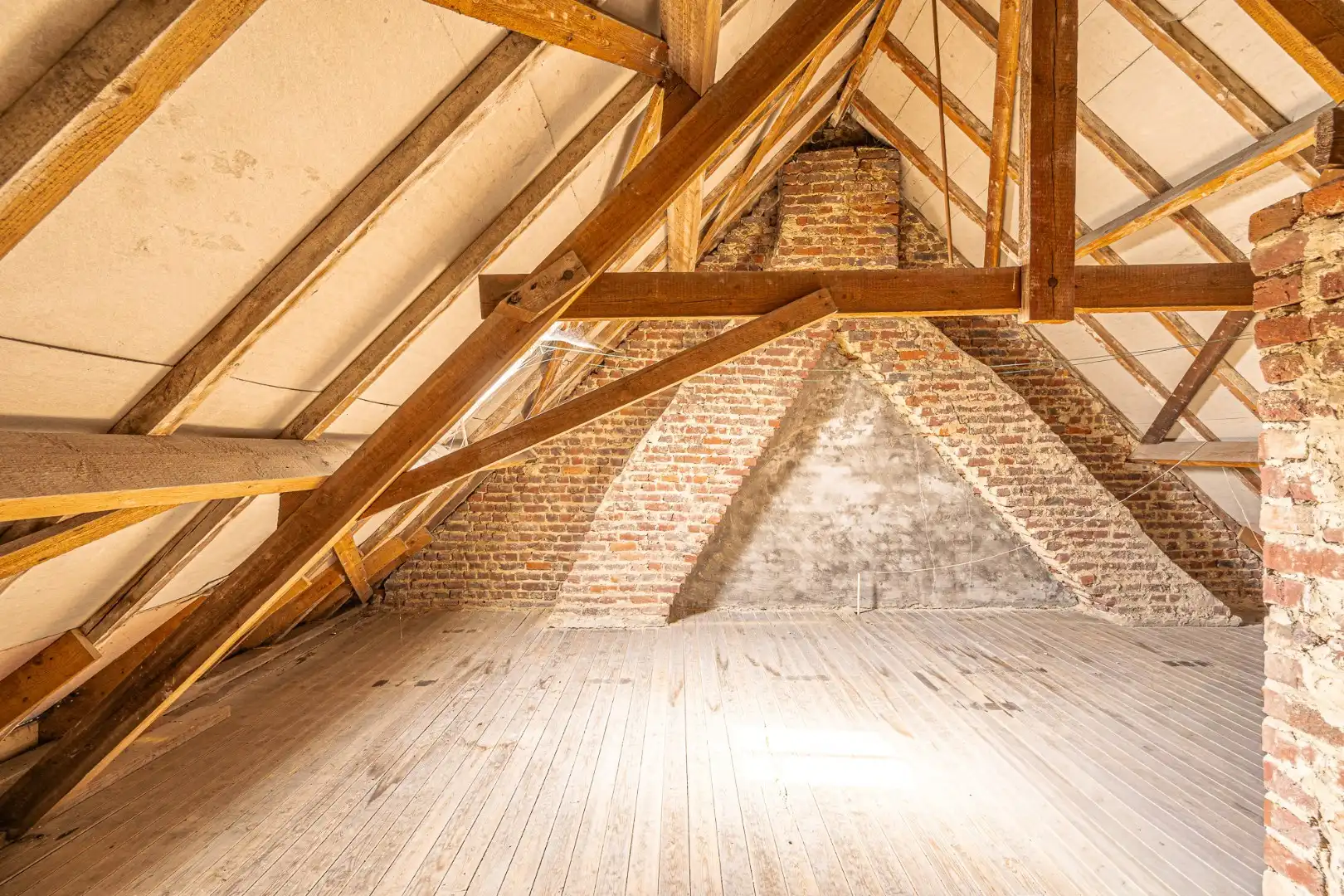 Open woning op een groot perceel in Moorslede-centrum foto 5