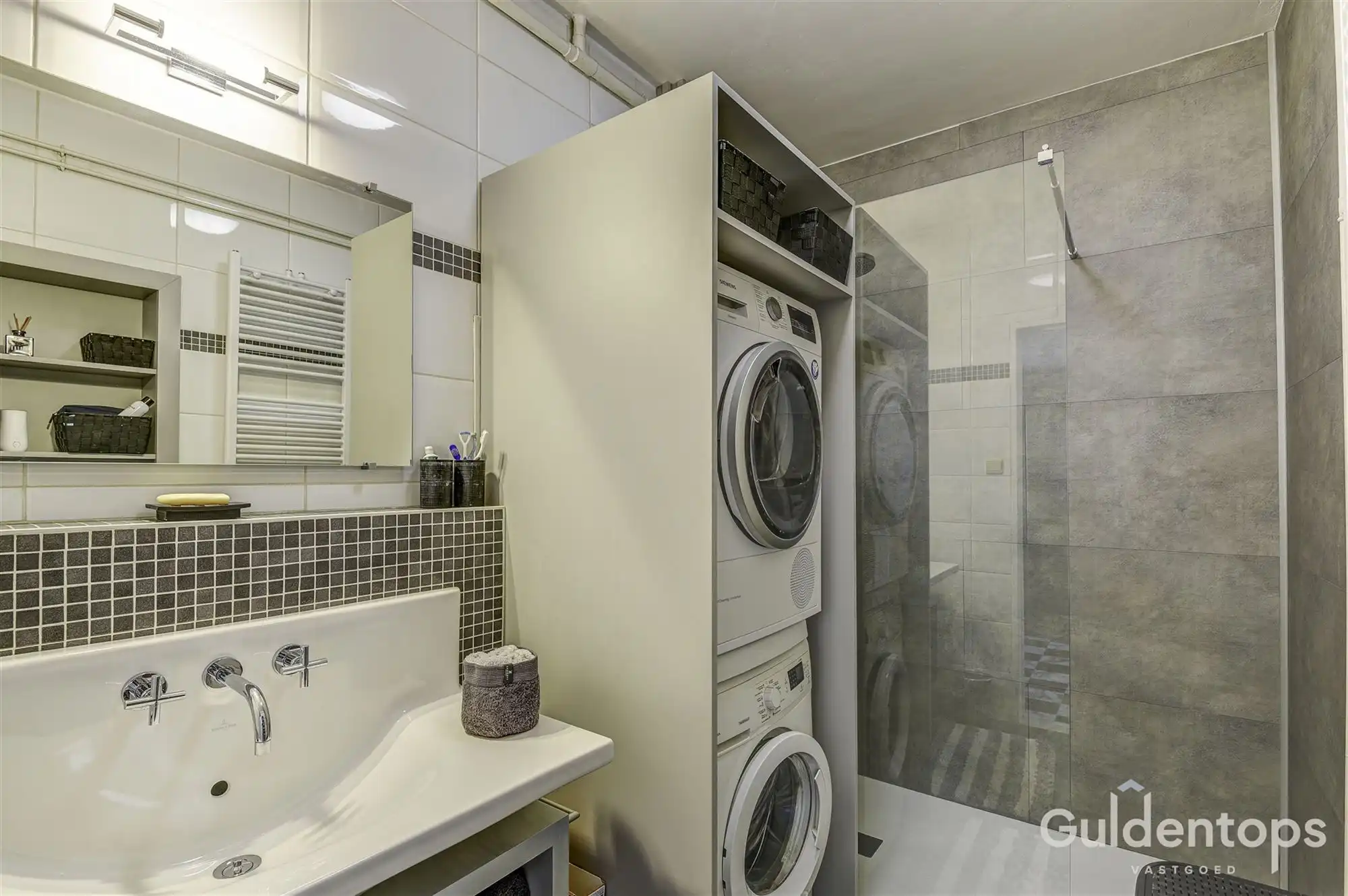 Knap vernieuwd 3-slaapkamerappartement (125 m²)  foto 18