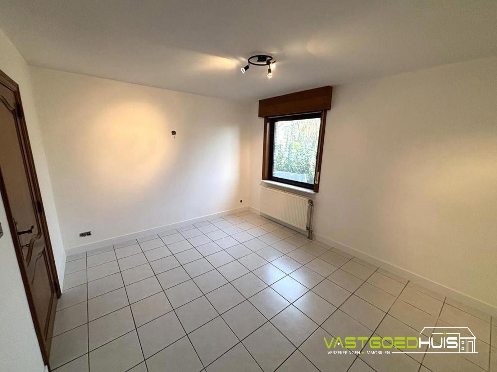 Instapklare halfopen bebouwing met 4 slaapkamers!  foto 7