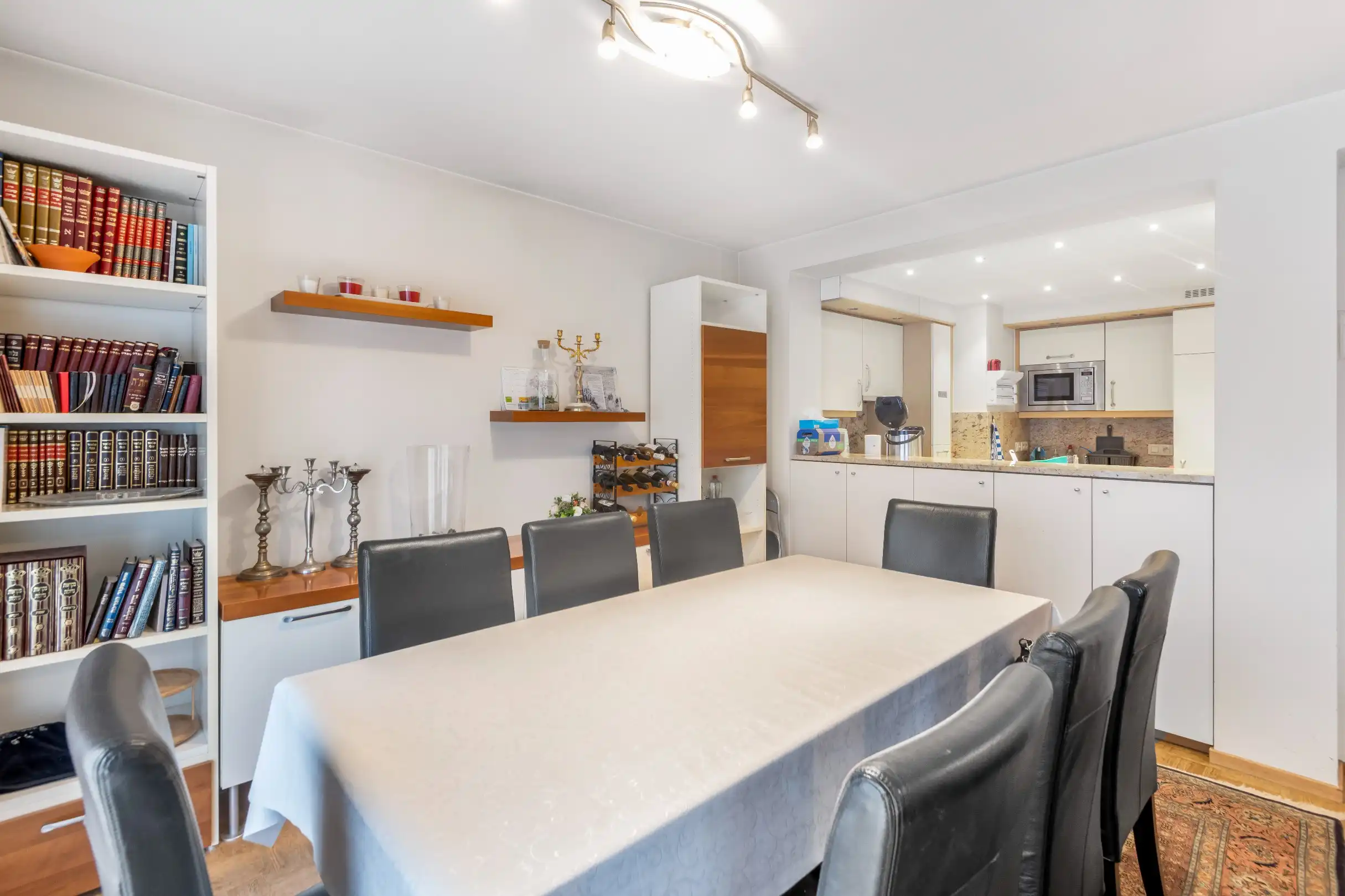 Gelijkvloers loftapp. met 3 slpk. en zeer ruim ZONNETERRAS. foto 7