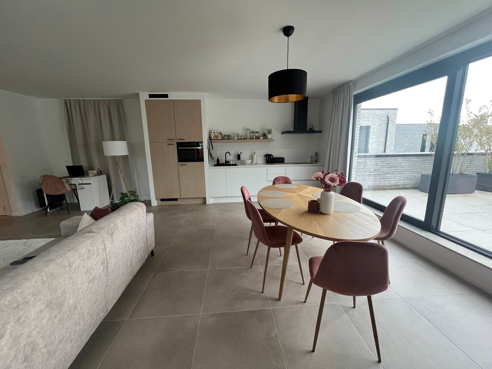 App (2023) met 2 slpk, groot terras (60m²) en carport foto 7