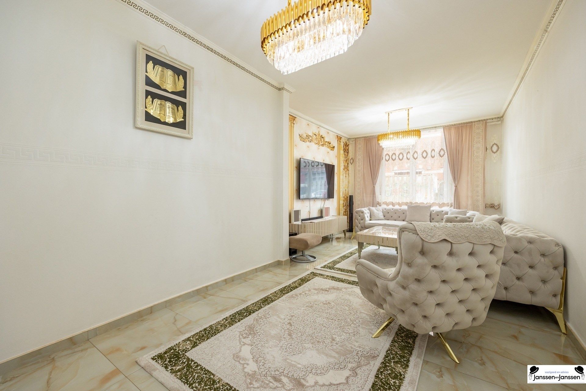 Ruime instapklare woning met 3 à 4 slaapkamers in 2060 Antwerpen! foto 3