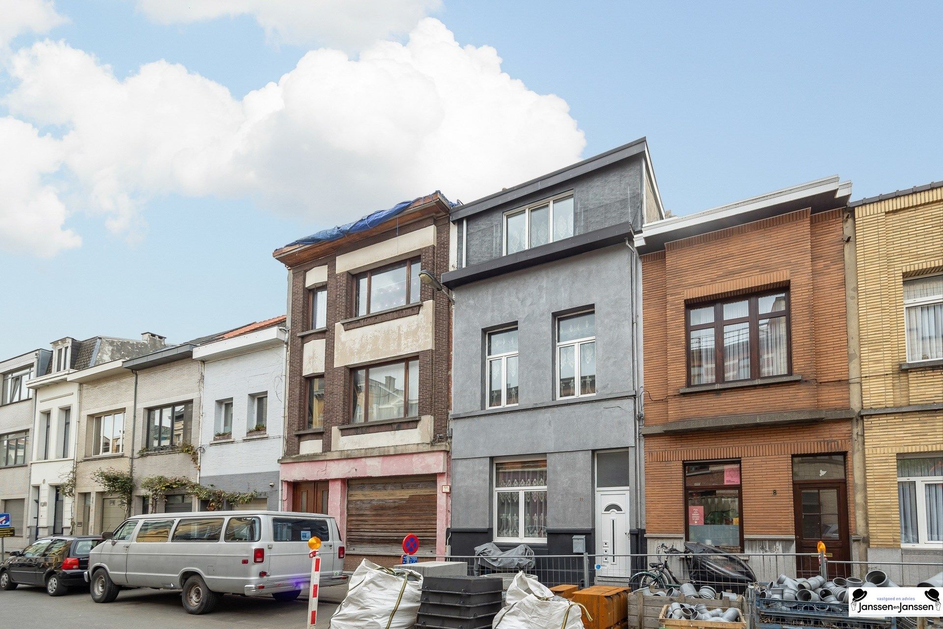 Ruime instapklare woning met 3 à 4 slaapkamers in 2060 Antwerpen! foto 3