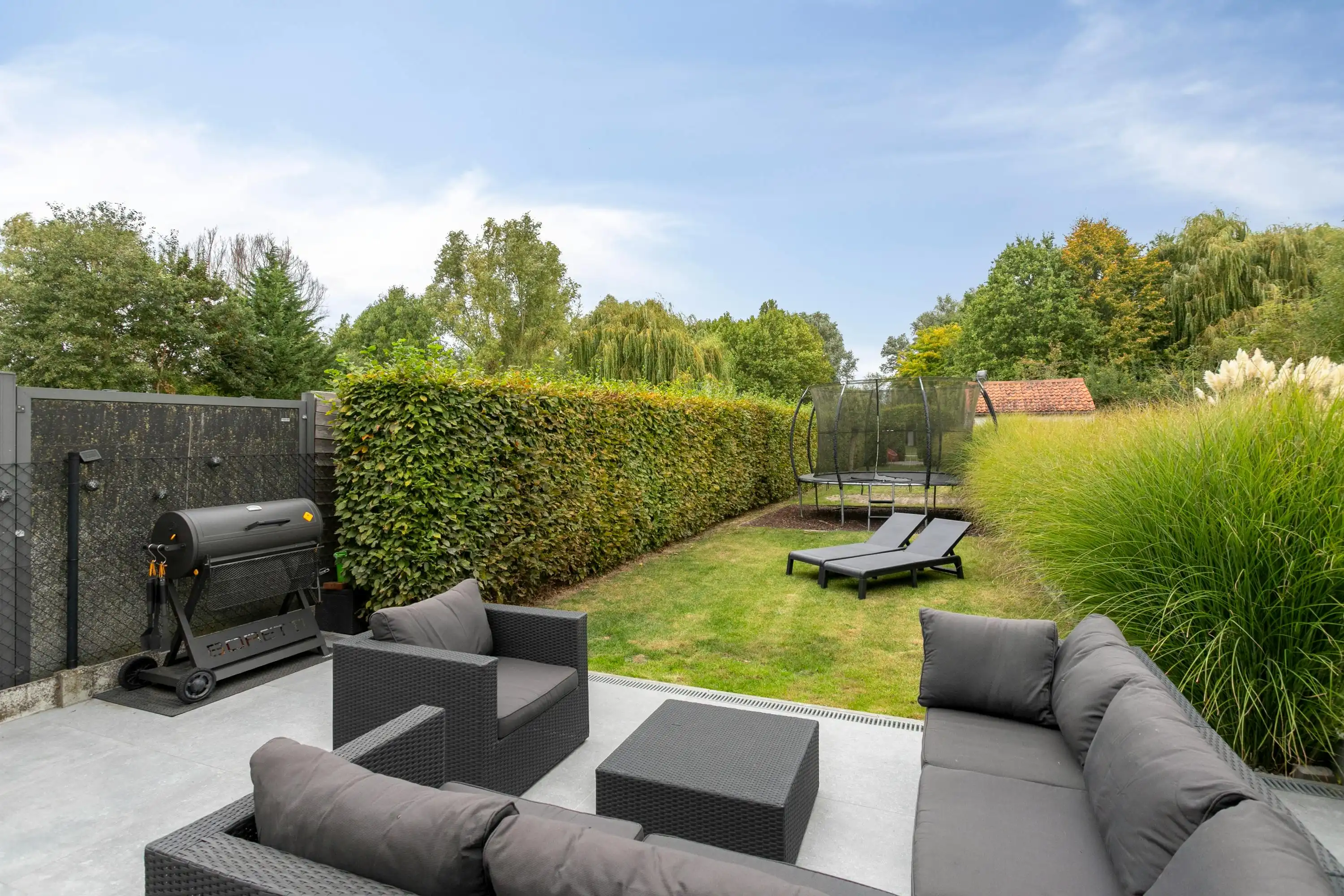 Ruim instapklaar huis: 4 slaapkamers, garage en grote tuin foto 12