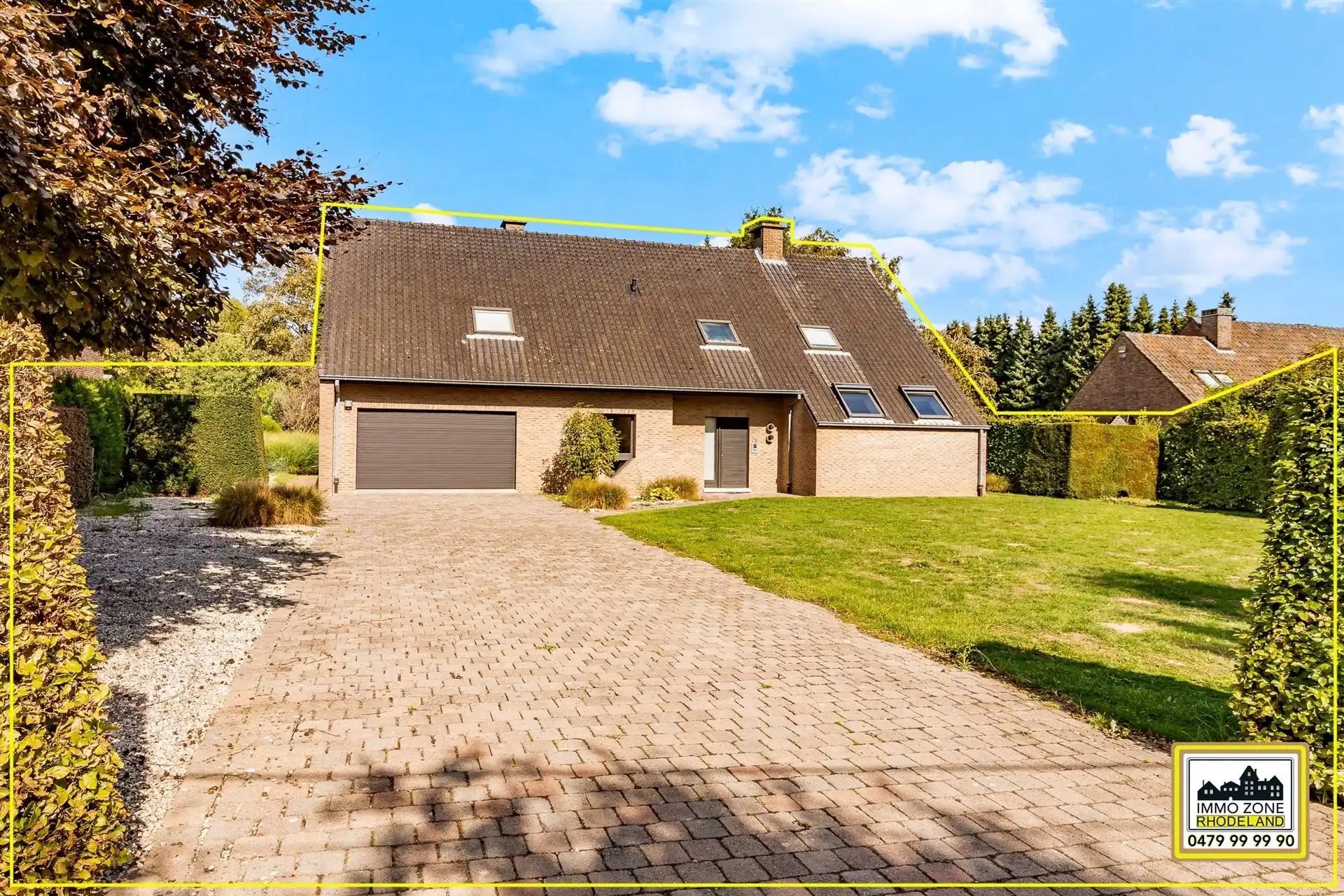 Prachtige villa met grote tuin met ideale ligging foto {{pictureIndex}}