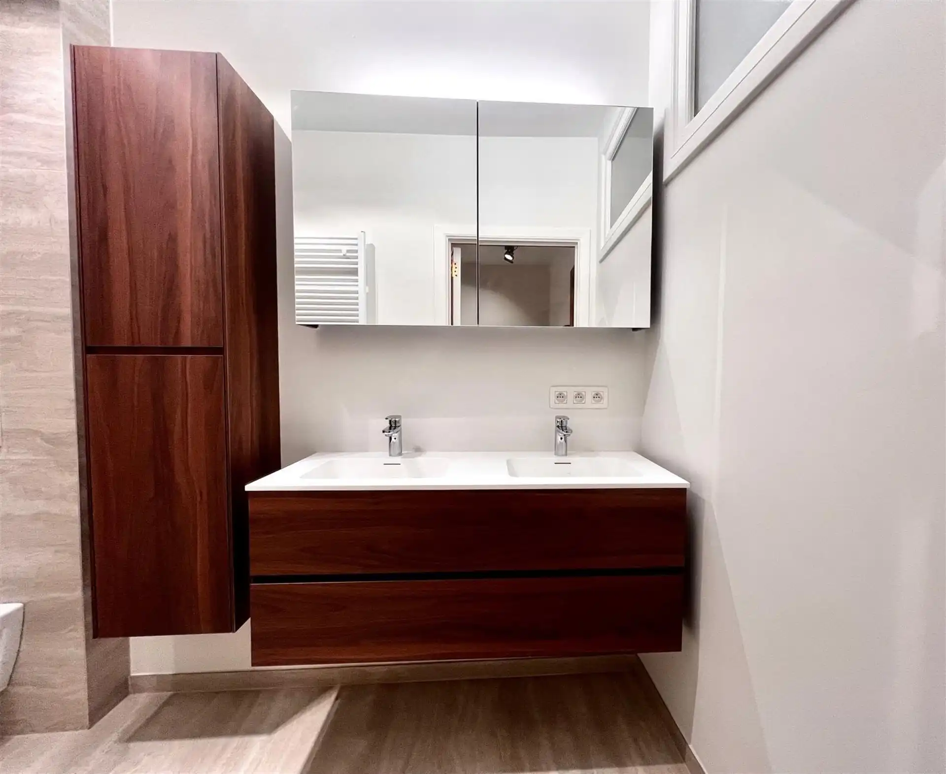 Prachtig gerenoveerde woning op toplocatie aan het Keizersplein in Aalst foto 15