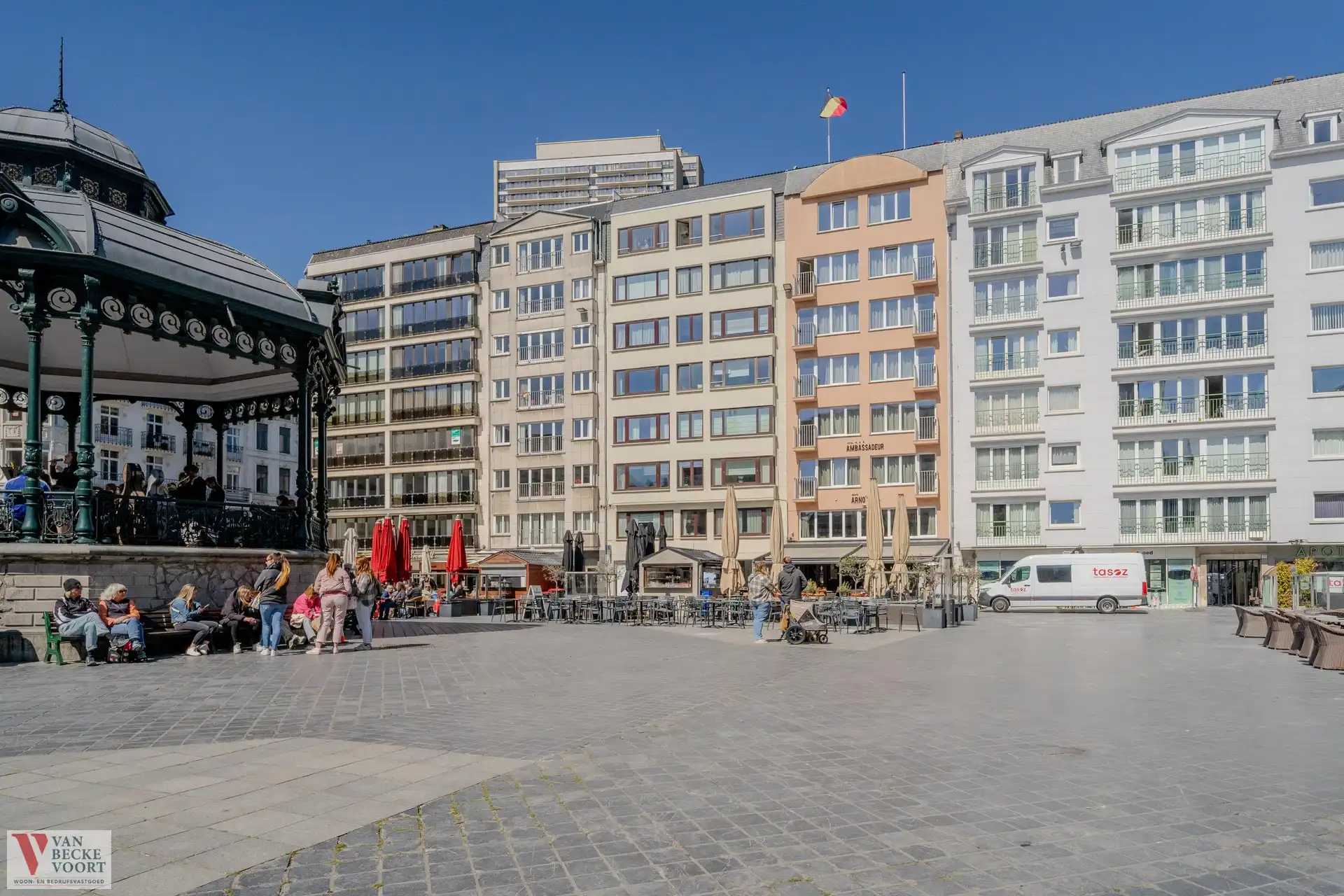 Handelsgelijkvloers 217m² + 6 autostandplaatsen foto 15