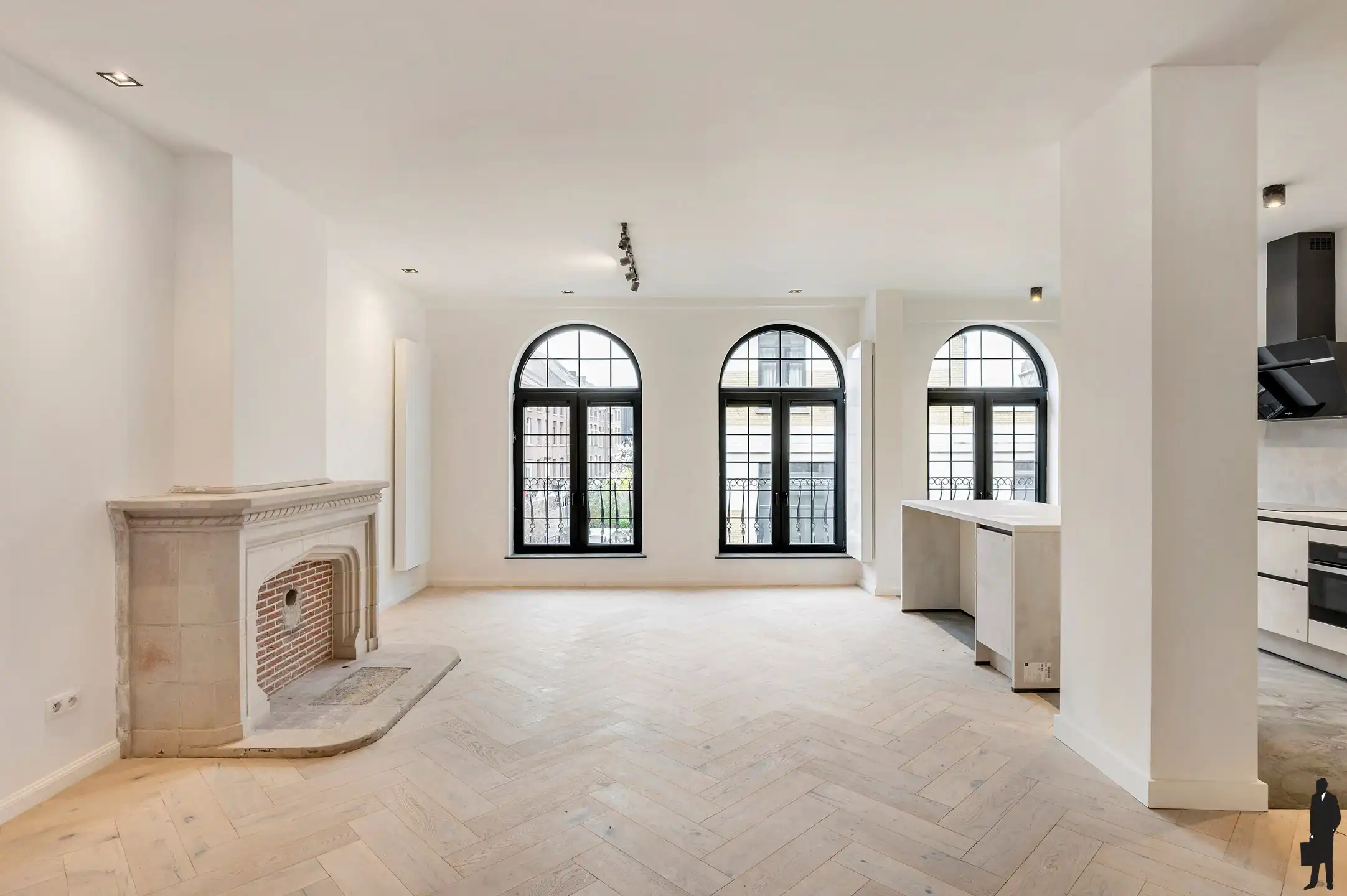 Prachtig gerenoveerd appartement (149 m²) met 2+ slk’s en zonnig terras nabij centrum Mechelen. foto 4