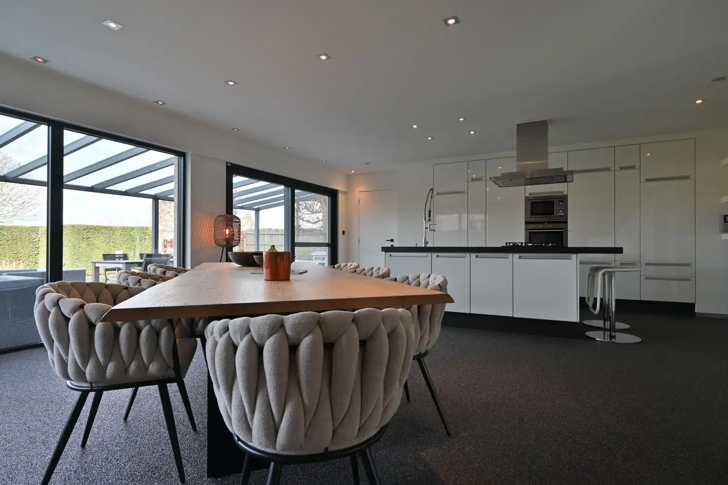 Instapklare topwoning met unieke mogelijkheden op een perceel van 11a75ca in het landelijke Neeroeteren. foto 8