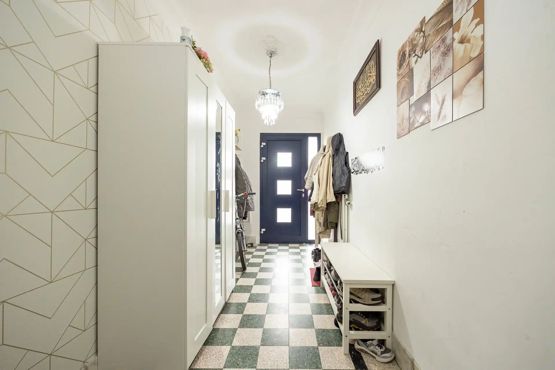 Ruime, instapklare gezinswoning met authentieke elementen in Berchem foto 28