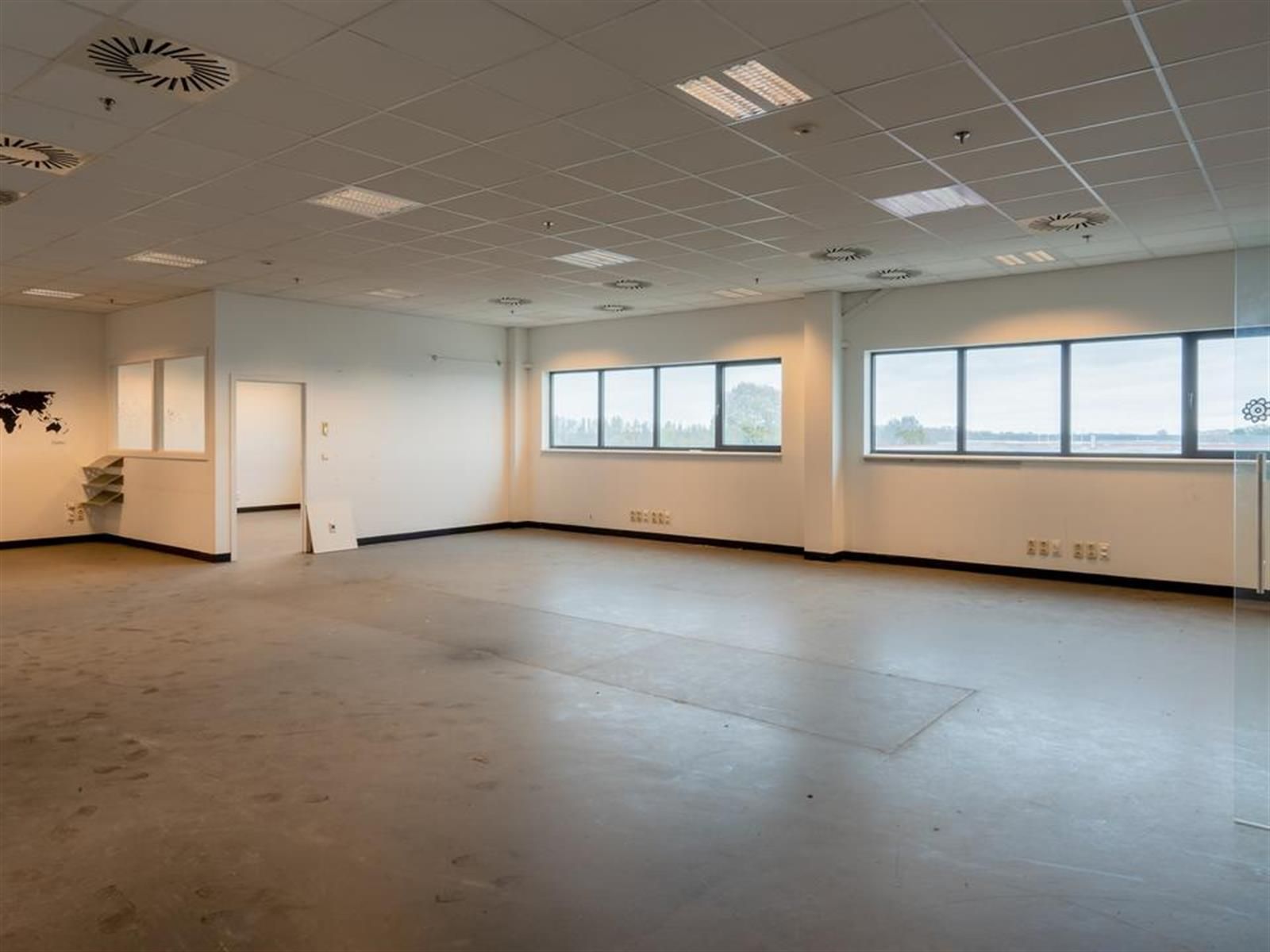 Gunstig gelegen logistieke site te huur  foto 12