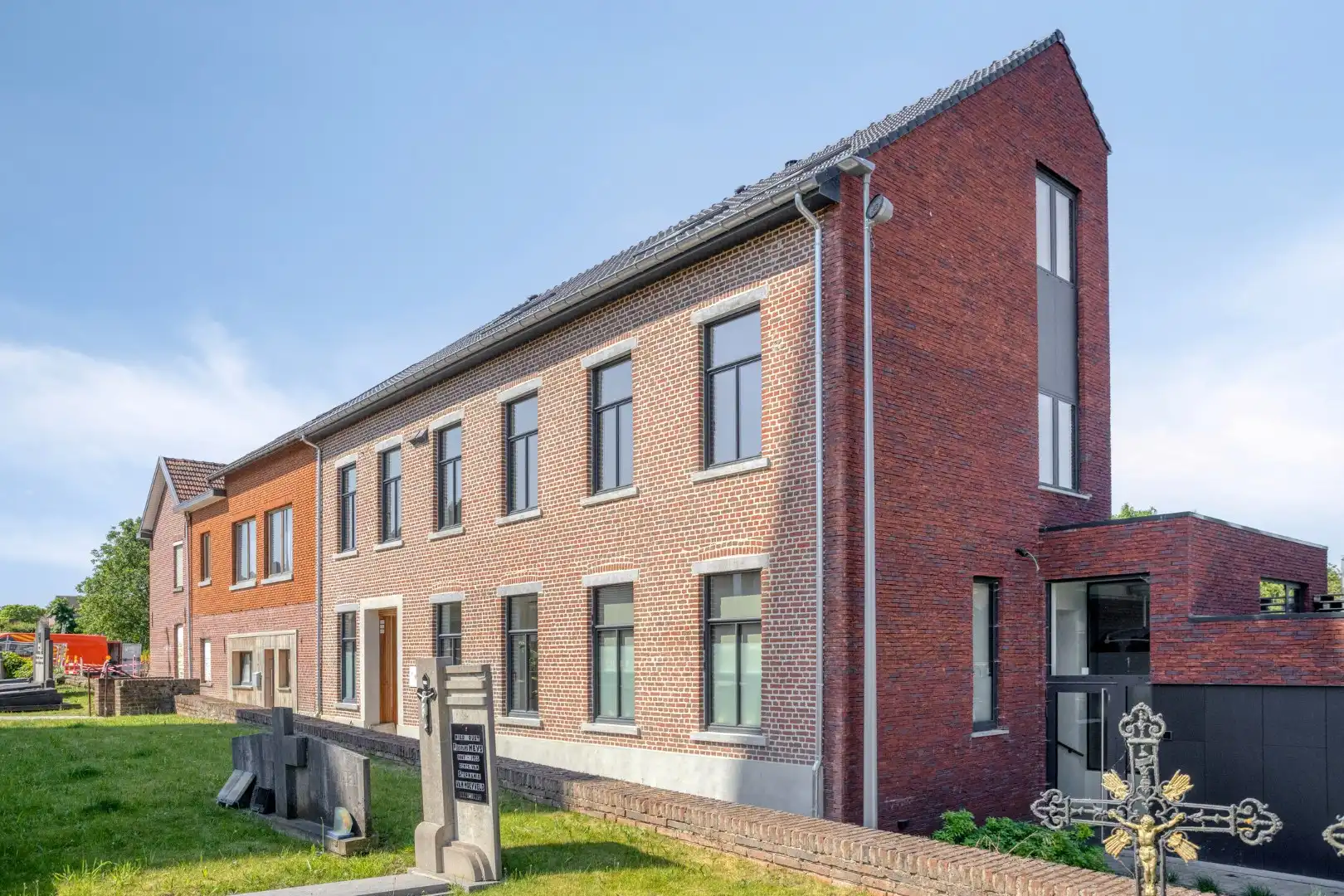 Gerenoveerd ruim en lichtrijk appartement met 2 slaapkamers - EPC  72Kwh/m² foto 2