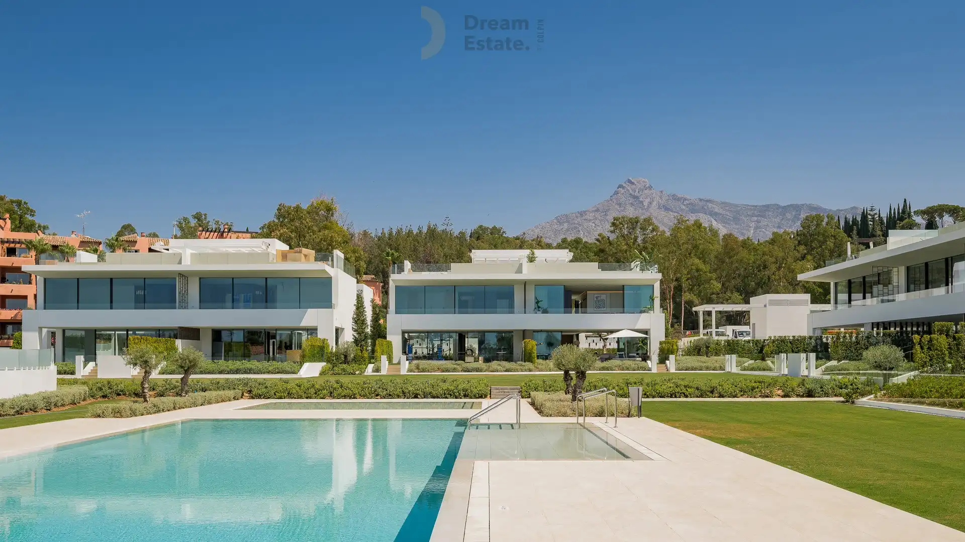 Top notch villa langs de Golden Mile met zicht op zee, Marbella. foto 46