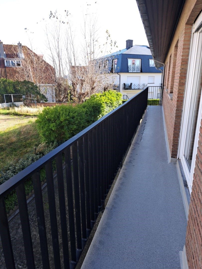 Ruim woonappartement met 3 slaapkamers en garage  te koop vlak aan het strand en duinen te Koksijde foto 15