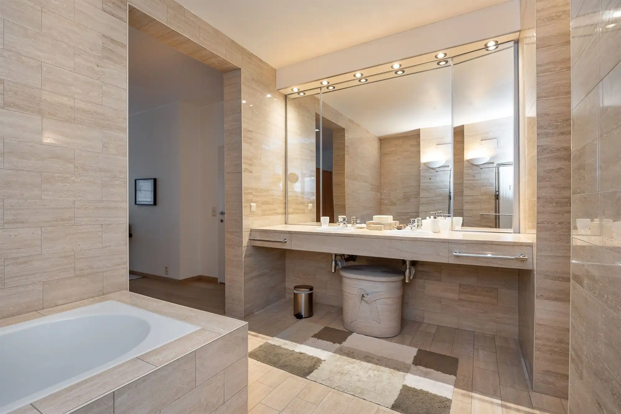 Uitzonderlijk ruim app. met 4 slpkmrs. op TOPlocatie foto 5